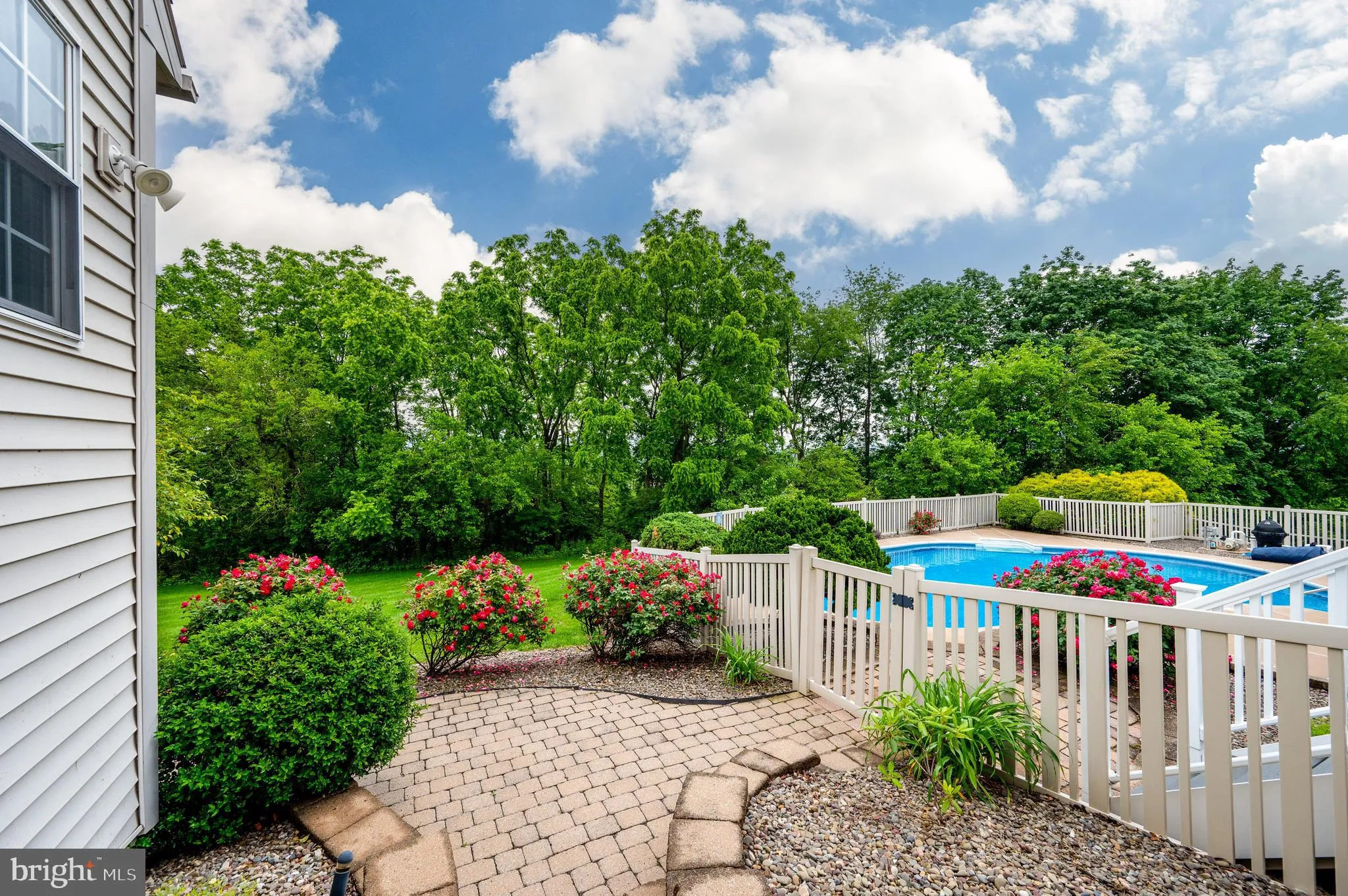 Leesport, Pennsylvania 19533, United States, 4 Bedrooms Bedrooms, ,4 BathroomsBathrooms,Residential,Pending,141546