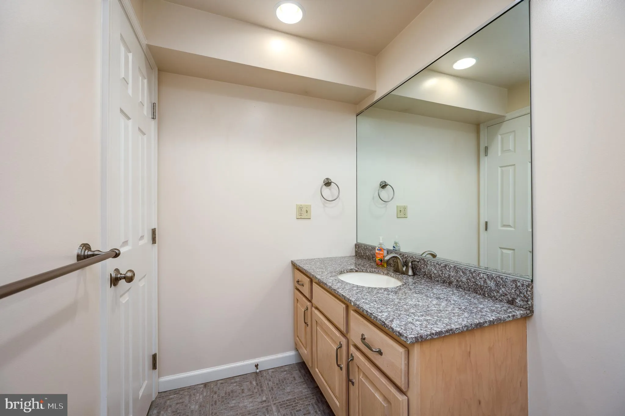 Leesport, Pennsylvania 19533, United States, 4 Bedrooms Bedrooms, ,4 BathroomsBathrooms,Residential,Pending,141546