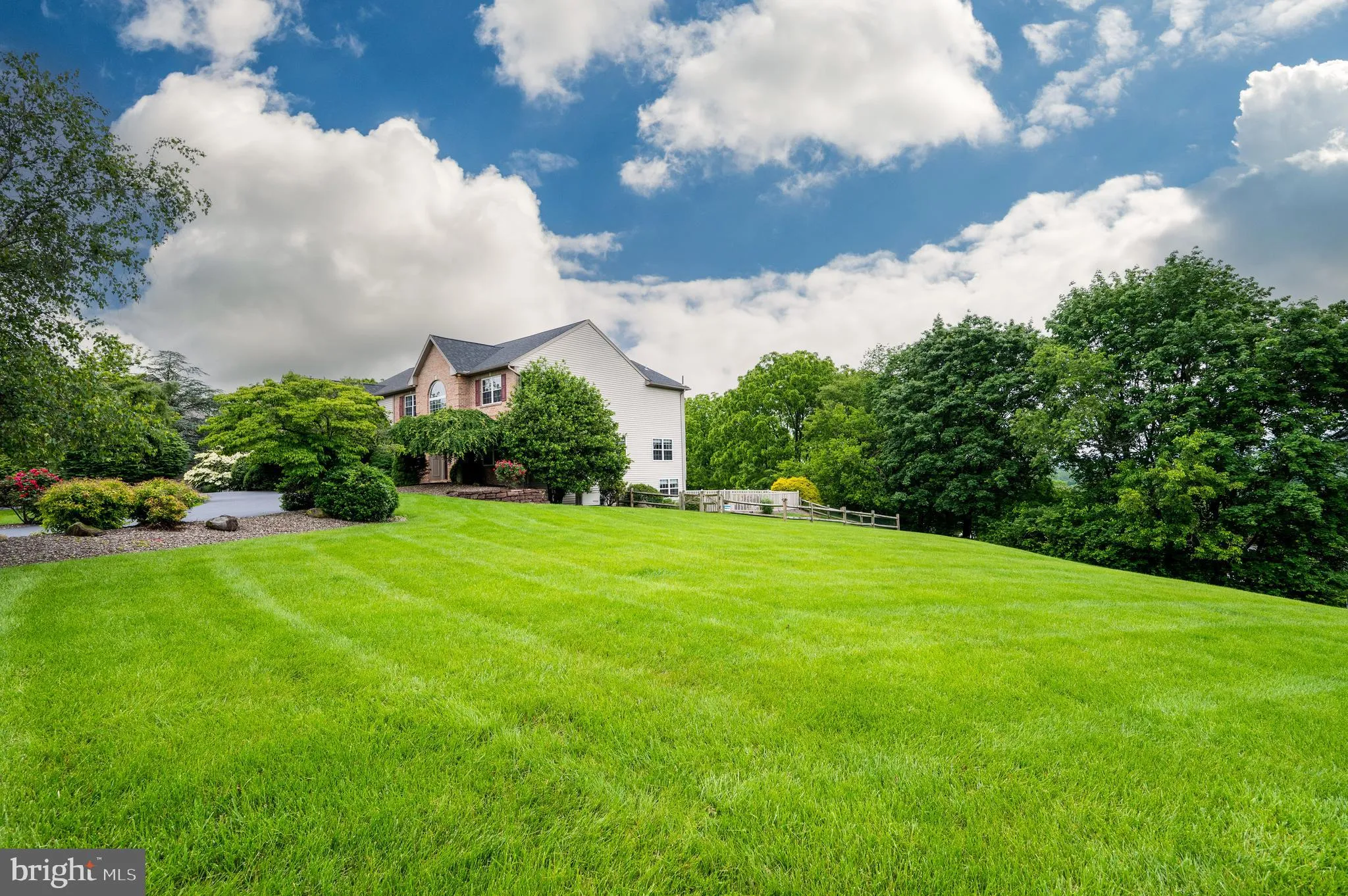 Leesport, Pennsylvania 19533, United States, 4 Bedrooms Bedrooms, ,4 BathroomsBathrooms,Residential,Pending,141546