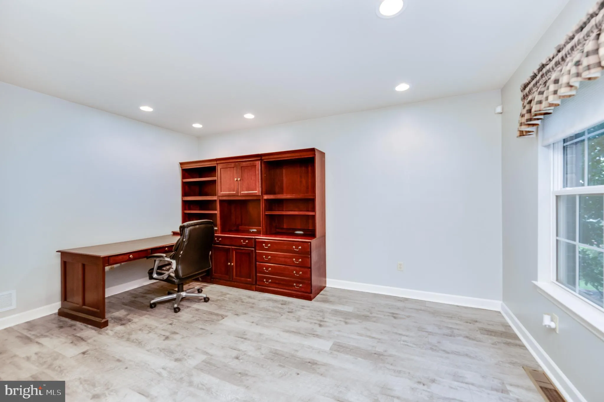 Leesport, Pennsylvania 19533, United States, 4 Bedrooms Bedrooms, ,4 BathroomsBathrooms,Residential,Pending,141546