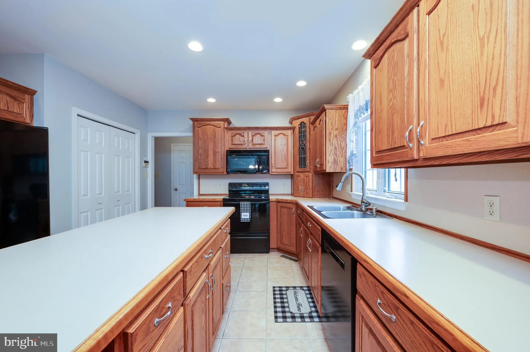 Leesport, Pennsylvania 19533, United States, 4 Bedrooms Bedrooms, ,4 BathroomsBathrooms,Residential,Pending,141546