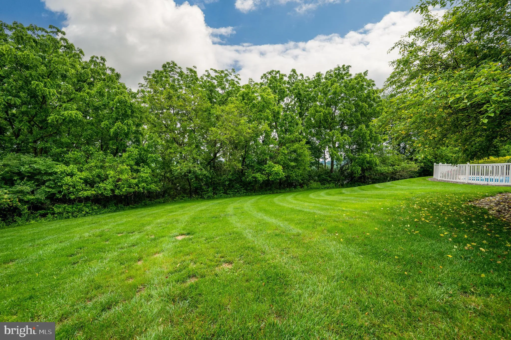 Leesport, Pennsylvania 19533, United States, 4 Bedrooms Bedrooms, ,4 BathroomsBathrooms,Residential,Pending,141546