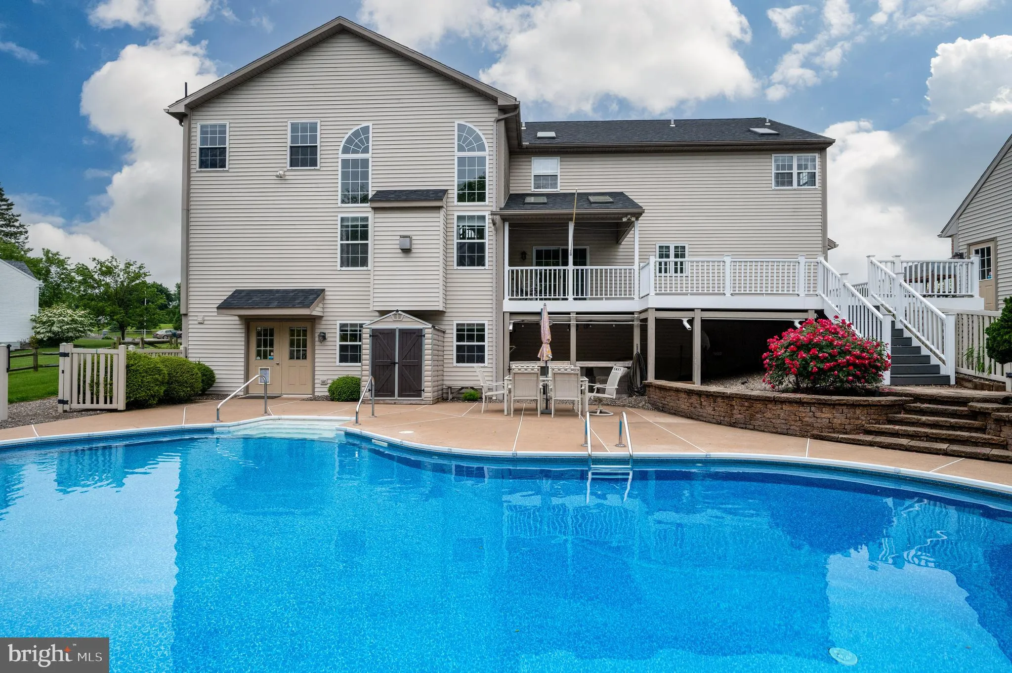 Leesport, Pennsylvania 19533, United States, 4 Bedrooms Bedrooms, ,4 BathroomsBathrooms,Residential,Pending,141546