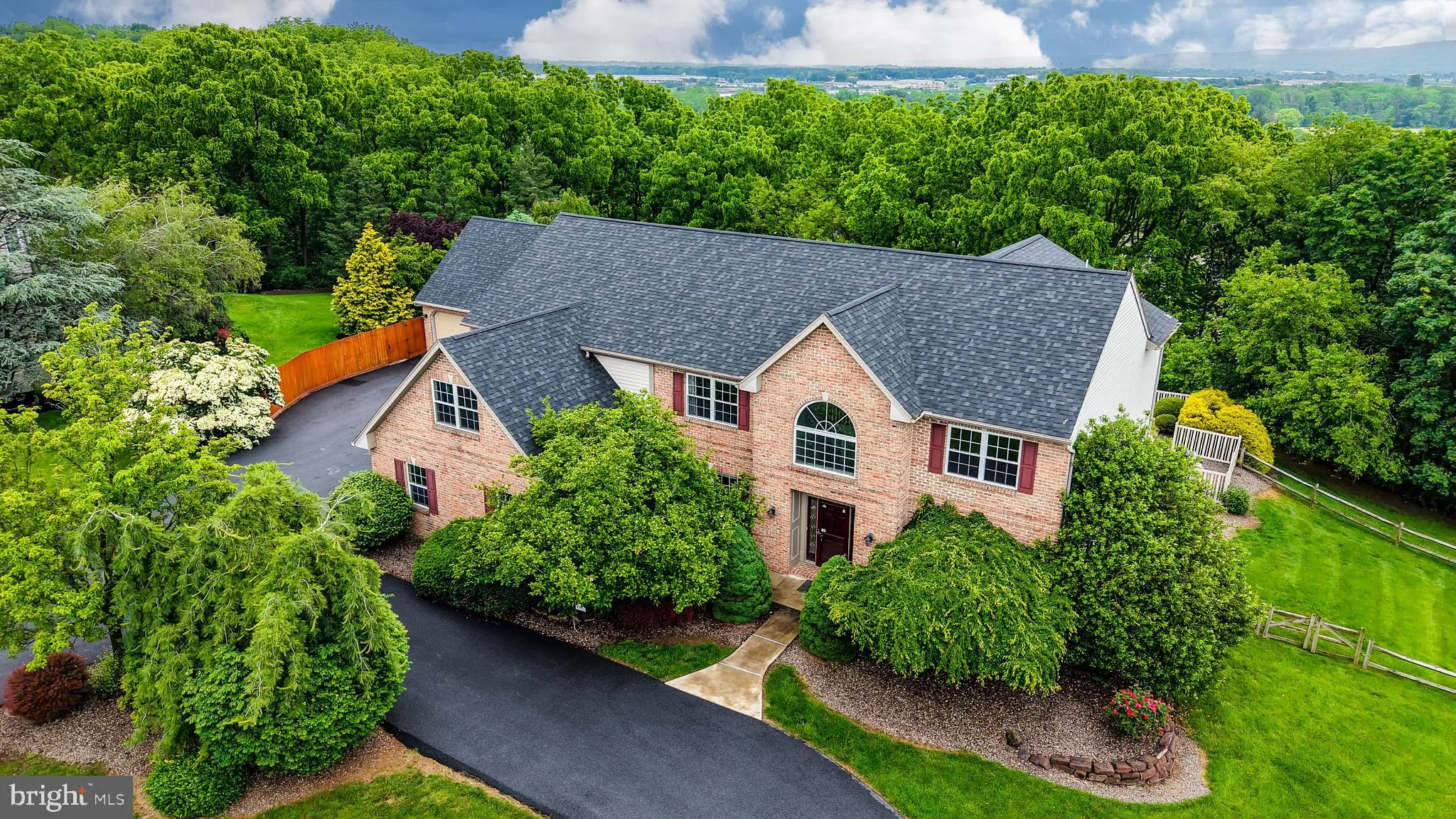 Leesport, Pennsylvania 19533, United States, 4 Bedrooms Bedrooms, ,4 BathroomsBathrooms,Residential,Pending,141546