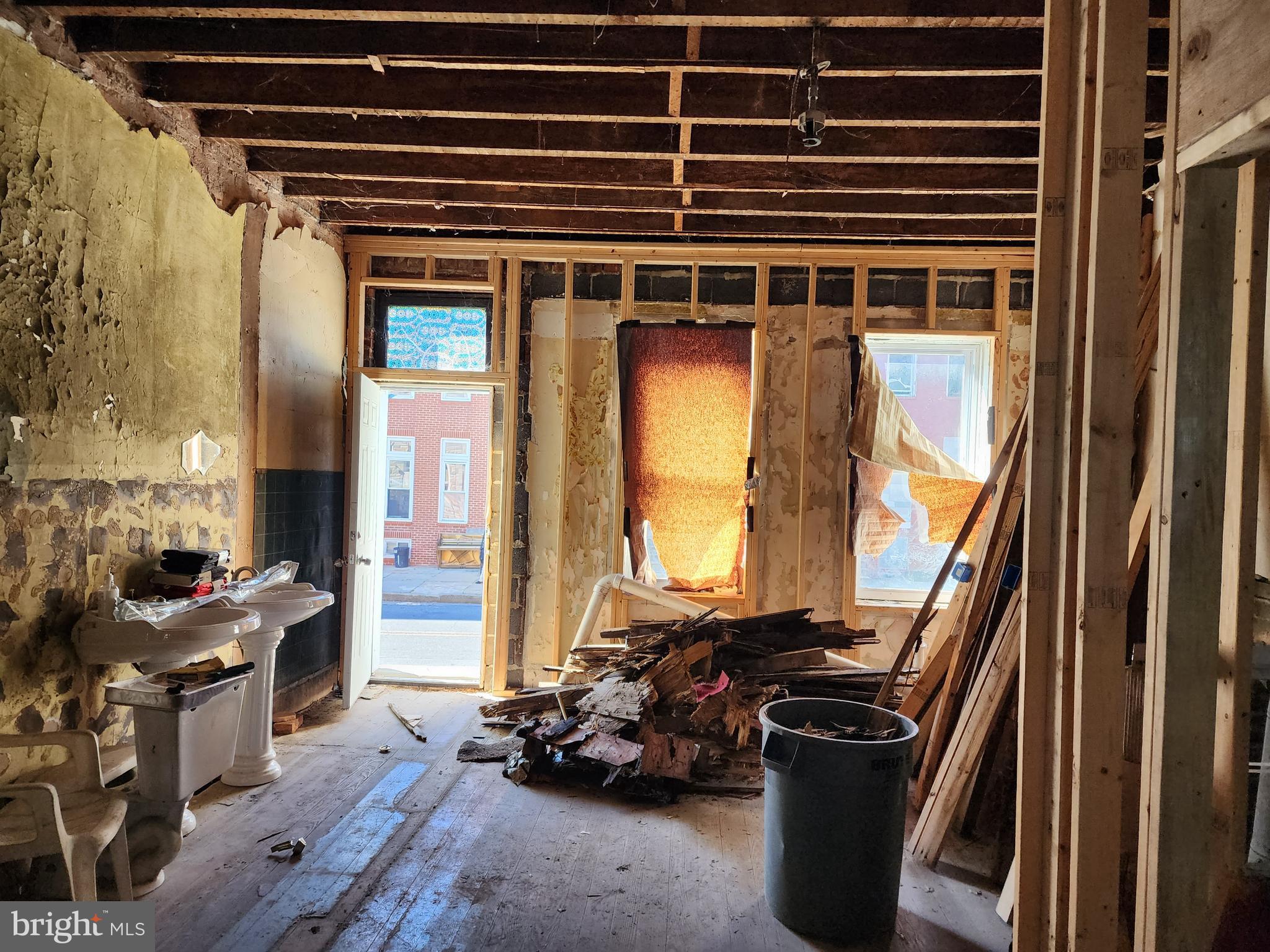 SANDTOWN-WINCHESTER - Residential