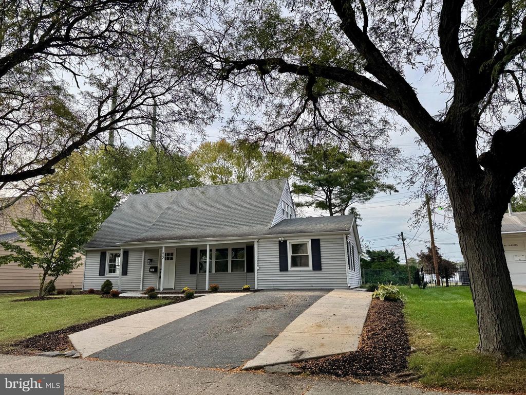 Photo of 73 Garland Lane, WILLINGBORO, NJ 08046 (MLS # NJBL2097570)