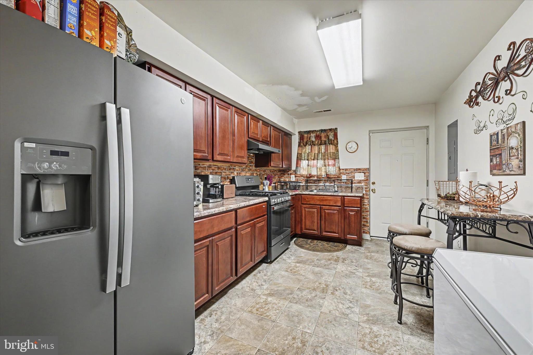 SANDTOWN-WINCHESTER - Residential