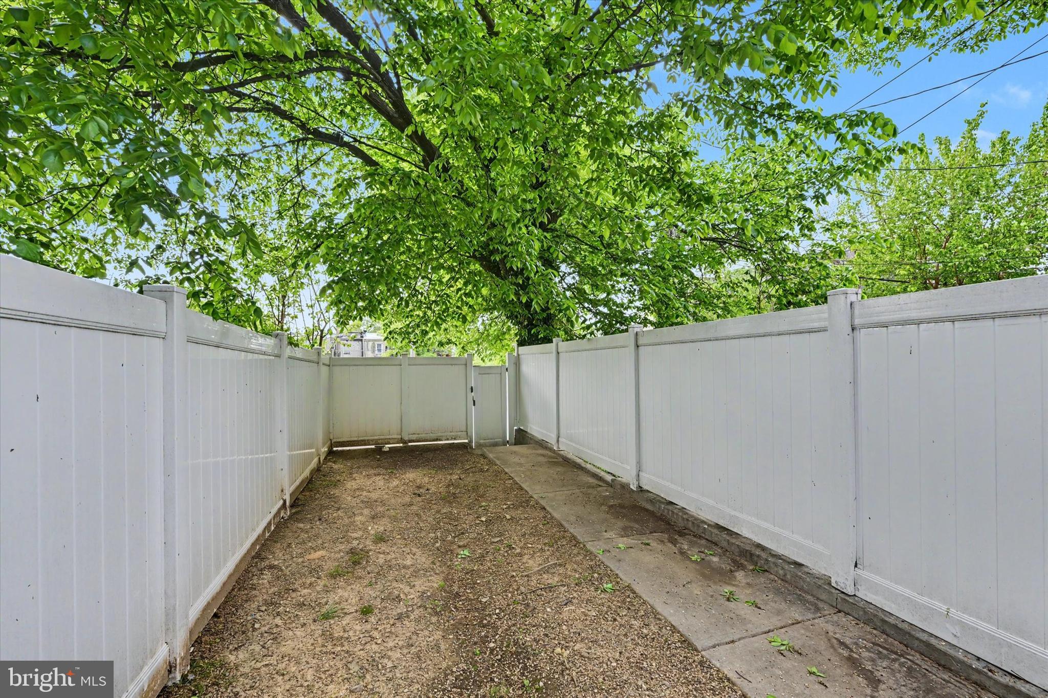 SANDTOWN-WINCHESTER - Residential