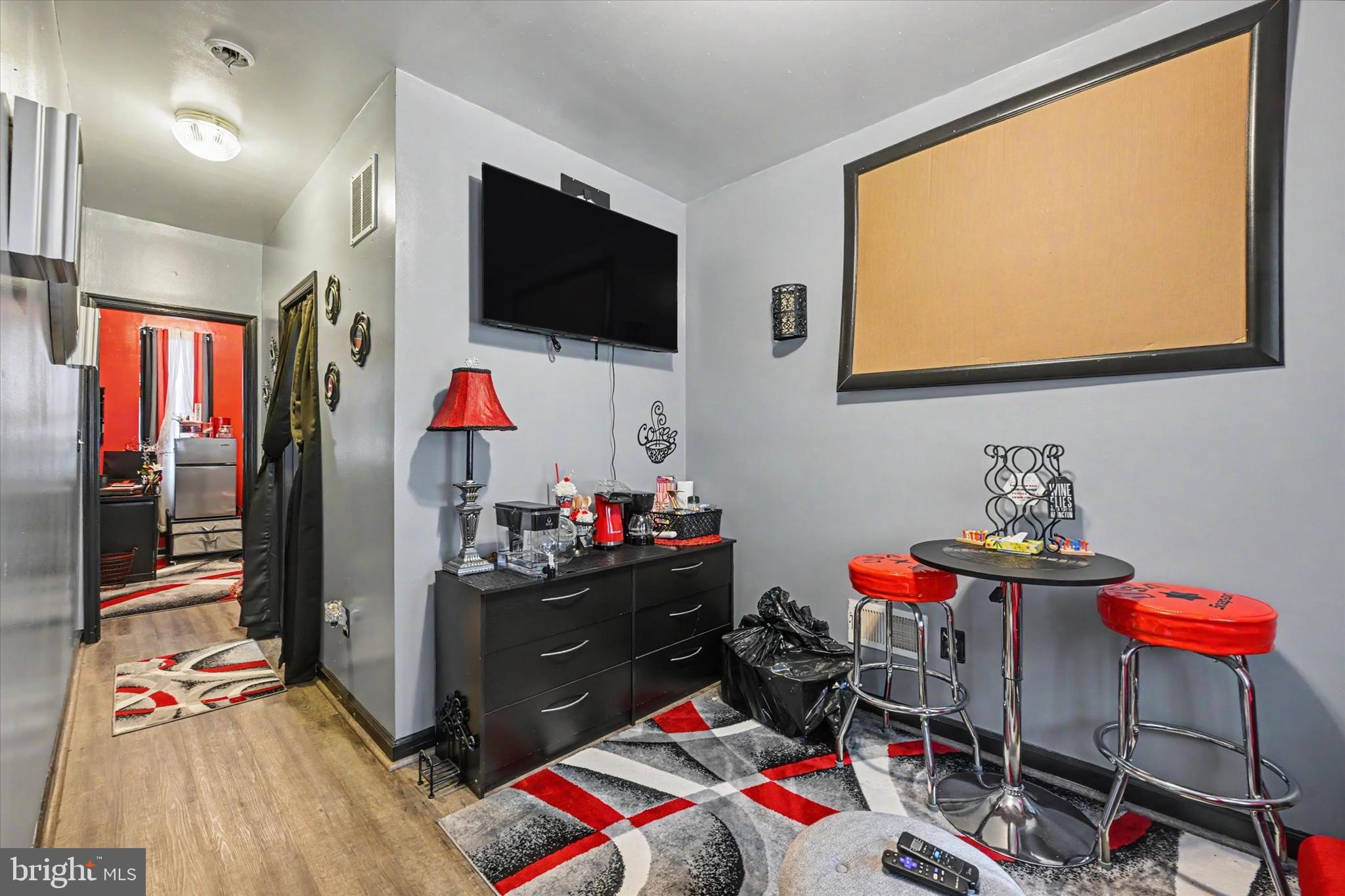 SANDTOWN-WINCHESTER - Residential