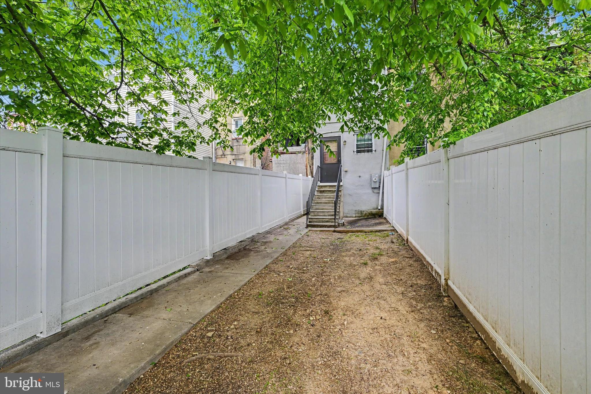 SANDTOWN-WINCHESTER - Residential