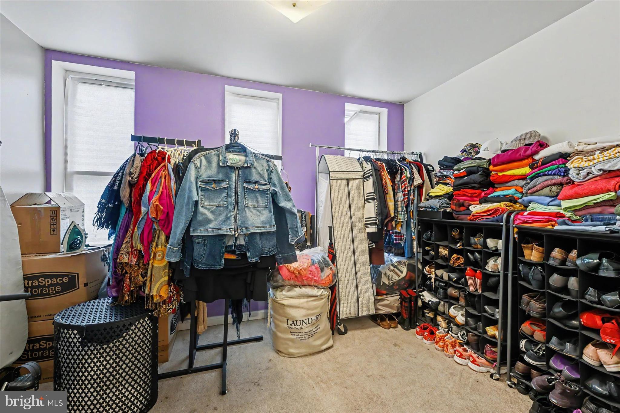 SANDTOWN-WINCHESTER - Residential