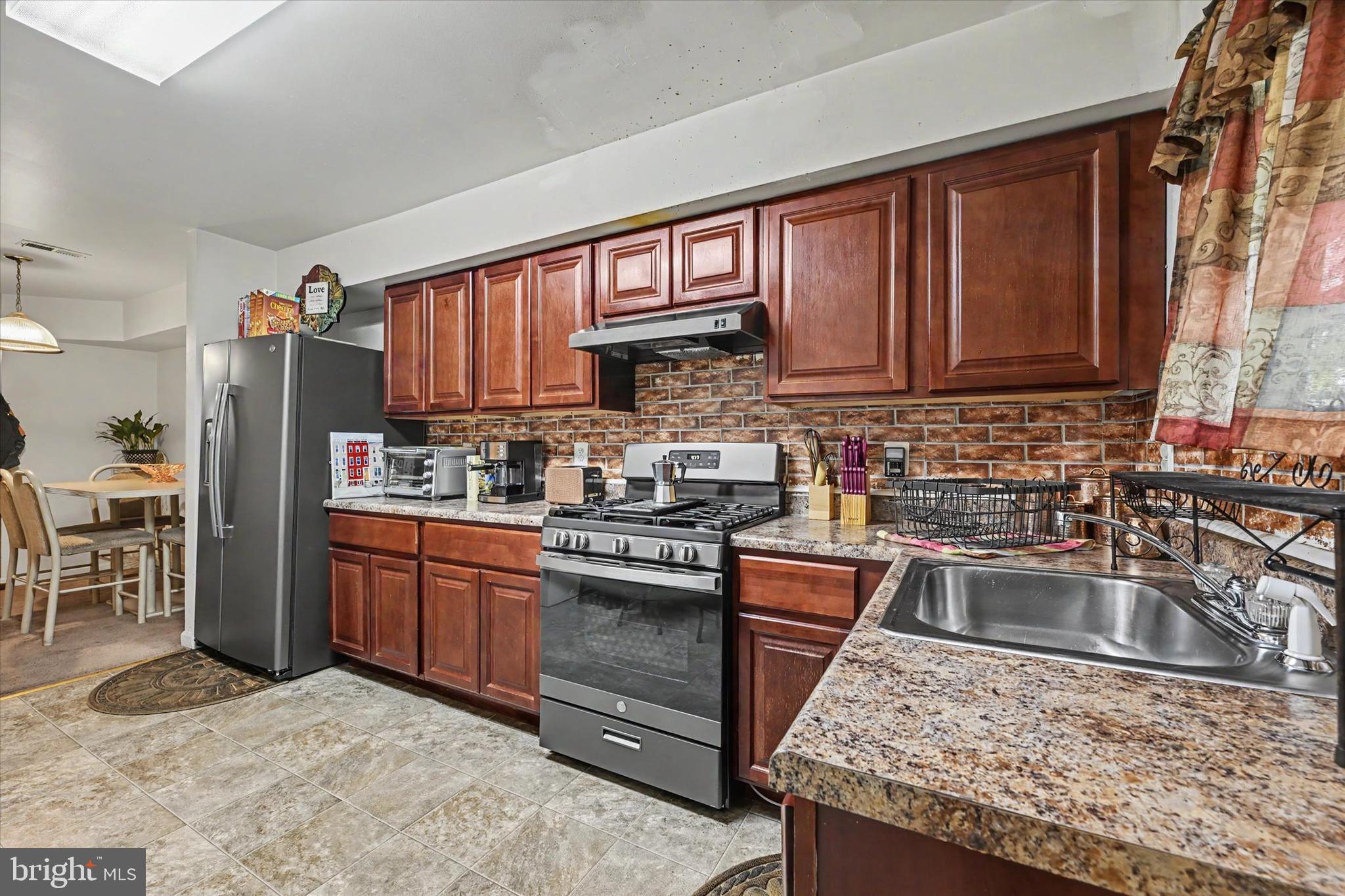 SANDTOWN-WINCHESTER - Residential