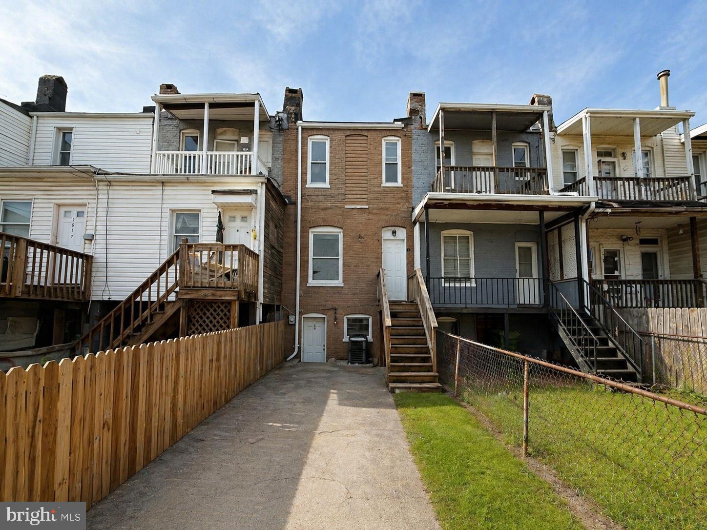 MILL HILL - Residential