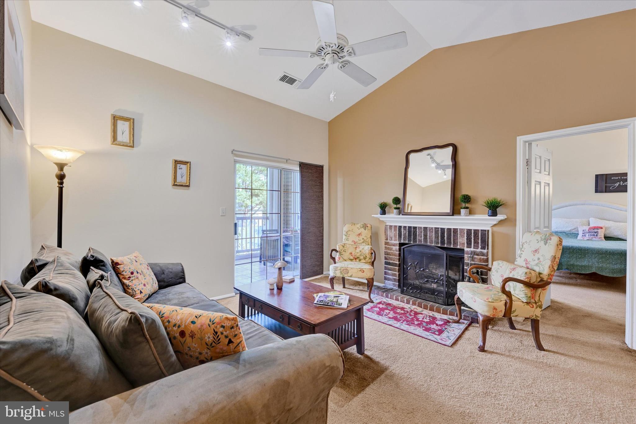 ENGLISH COUNTRY MANOR - Residential