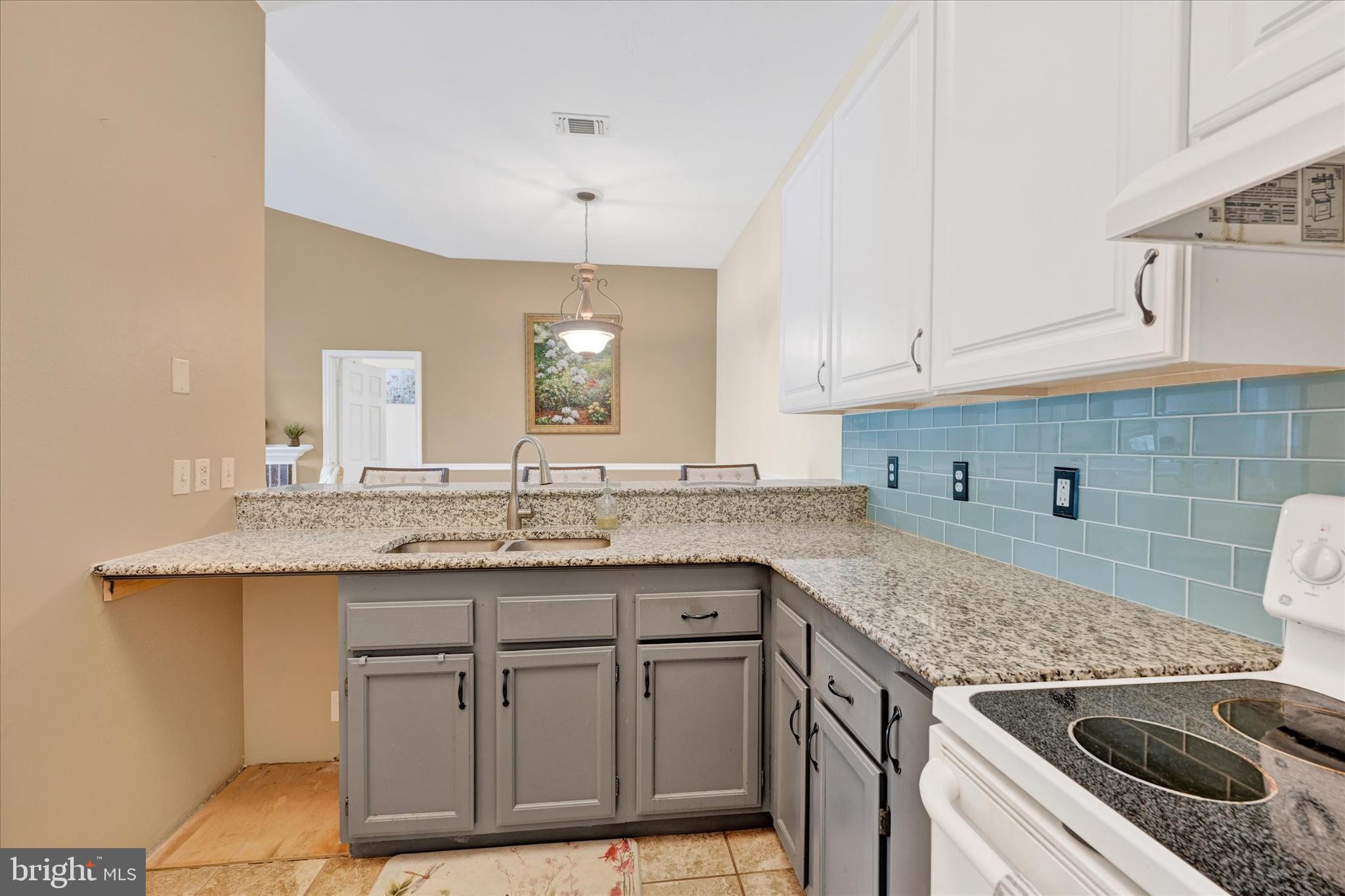 ENGLISH COUNTRY MANOR - Residential