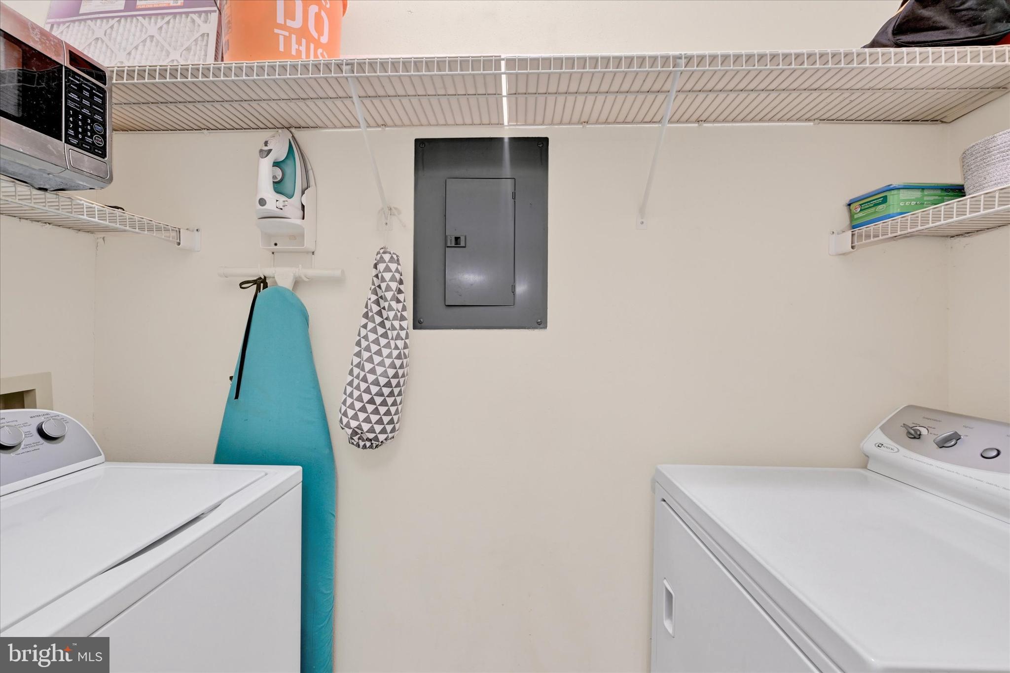 ENGLISH COUNTRY MANOR - Residential