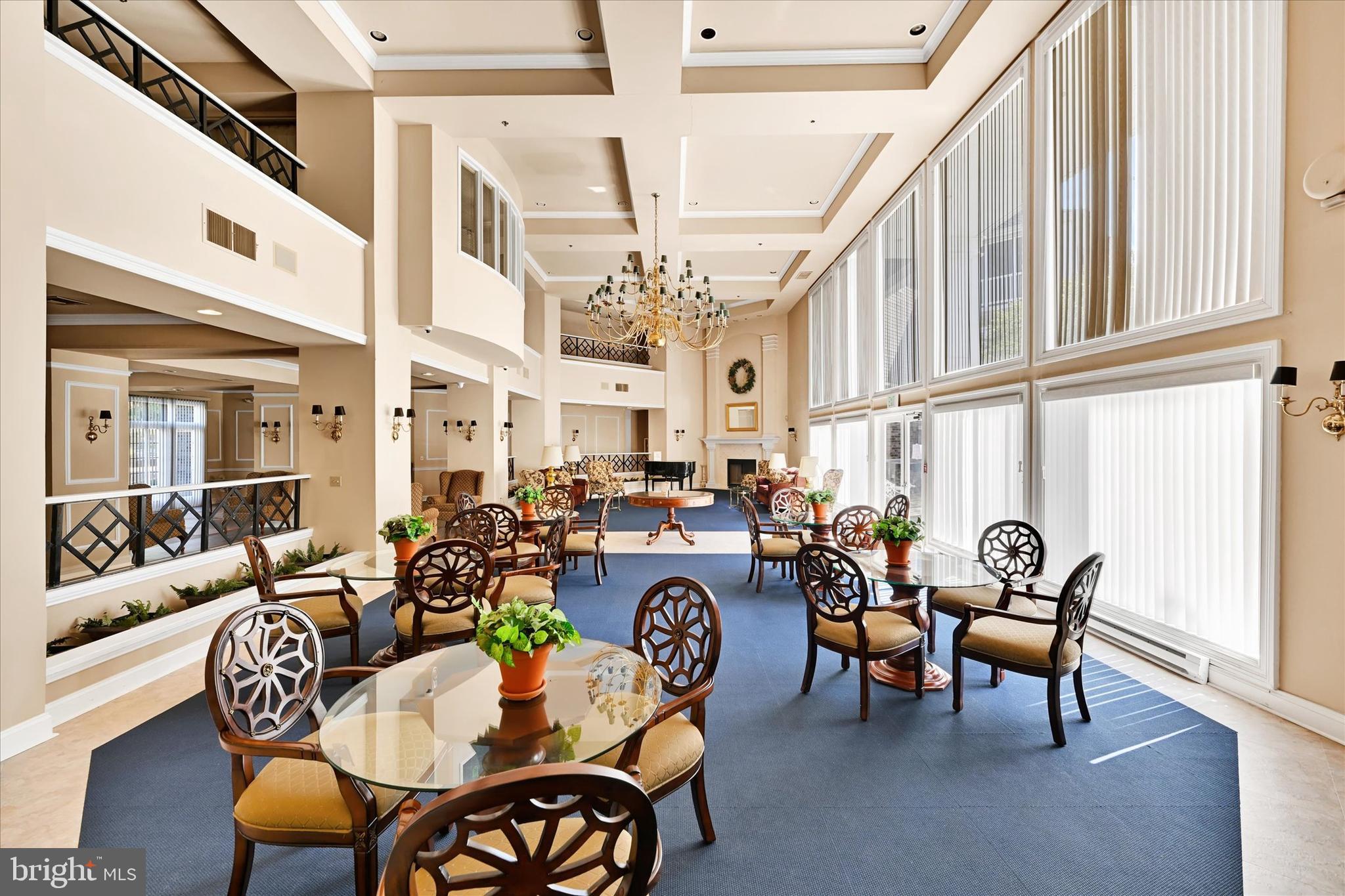 ENGLISH COUNTRY MANOR - Residential