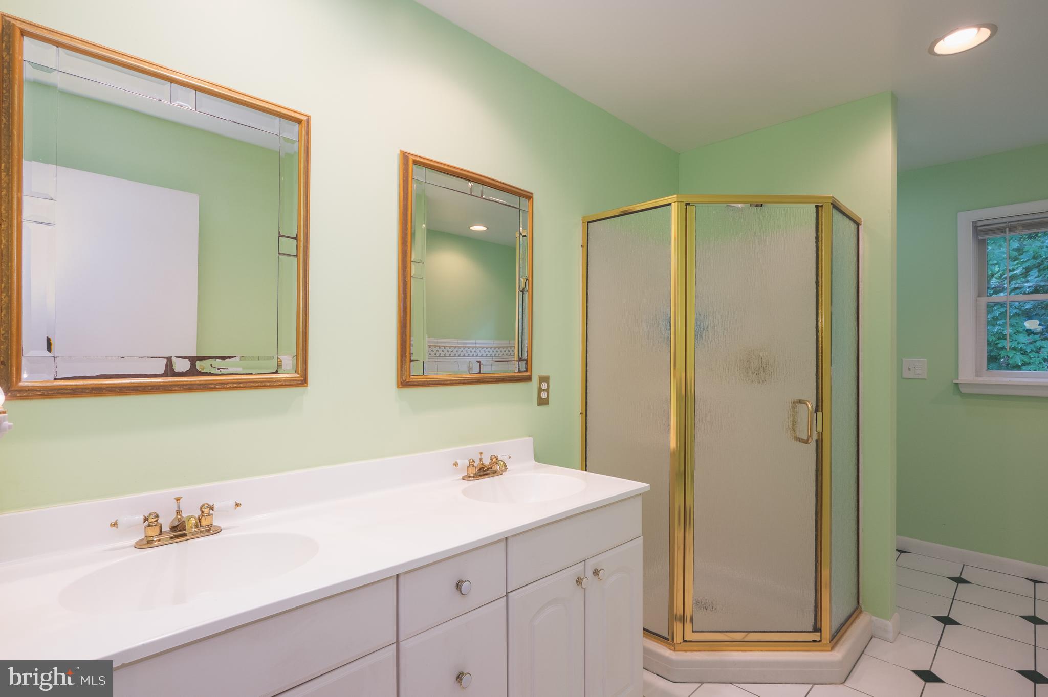 MONTFORD GLEN - Residential