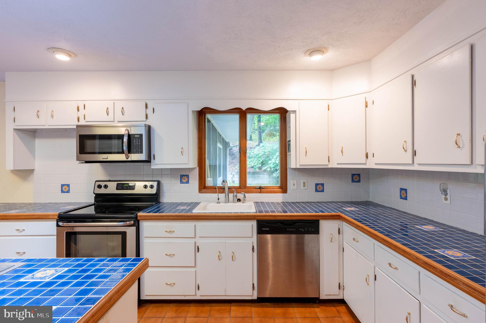 MONTFORD GLEN - Residential