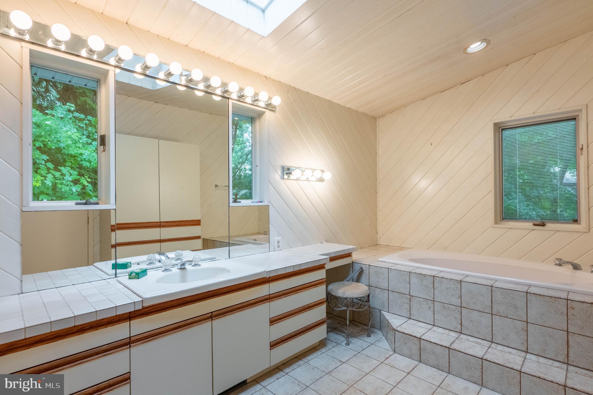 MONTFORD GLEN - Residential