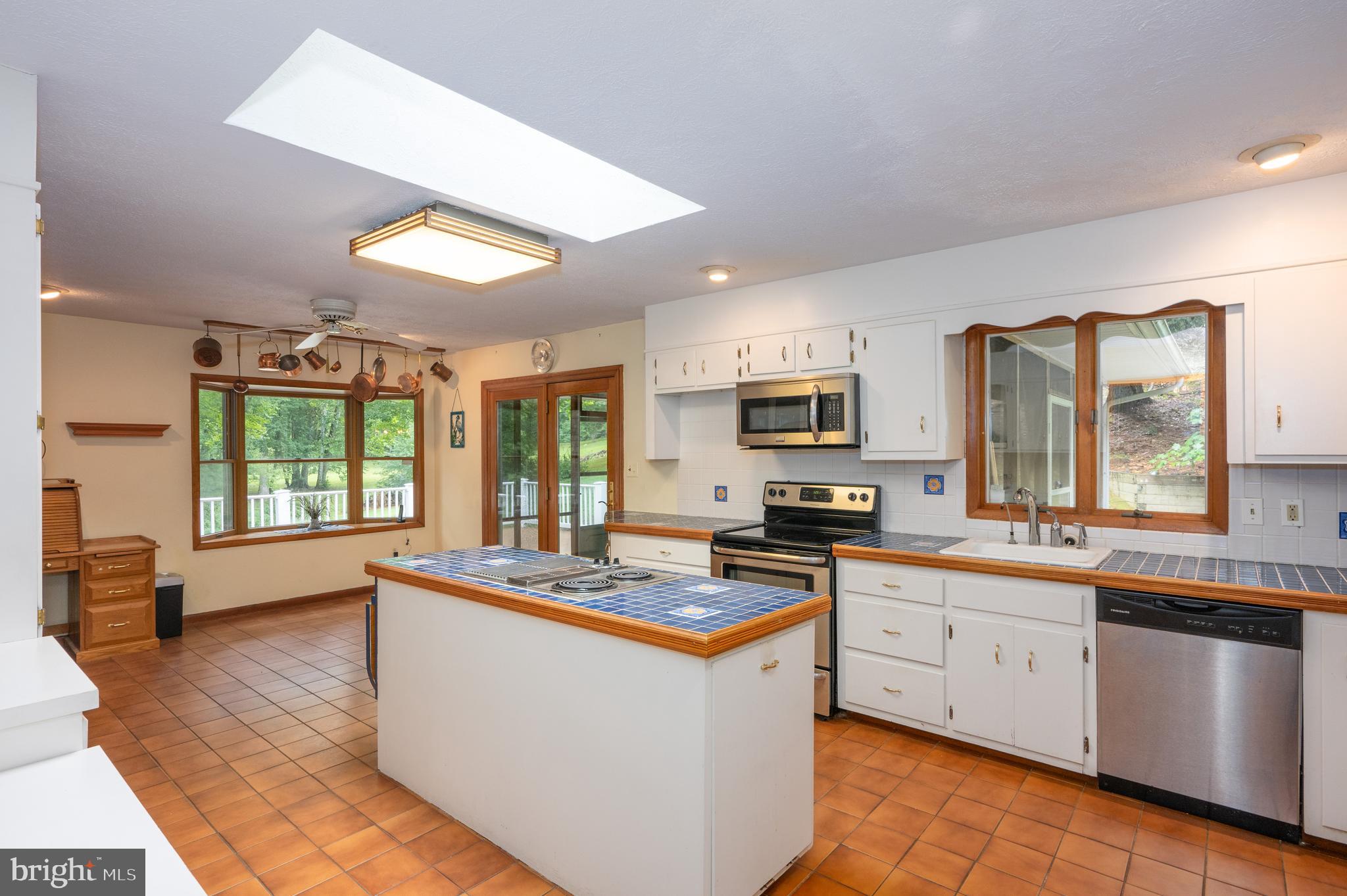 MONTFORD GLEN - Residential