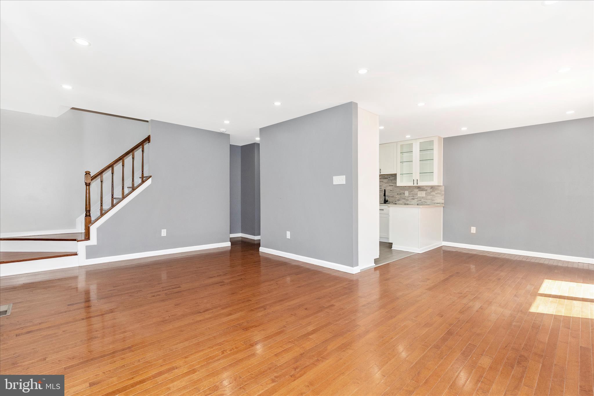 LONGMEAD - Residential