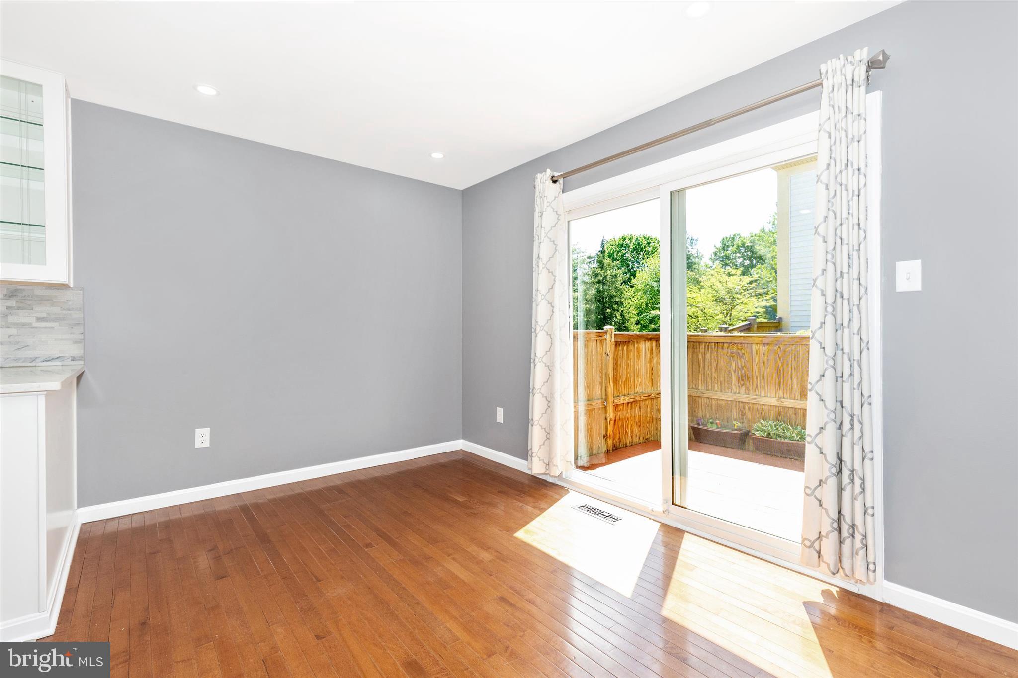 LONGMEAD - Residential