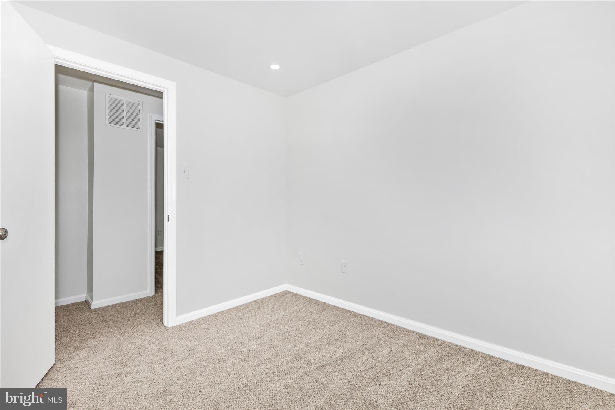 LONGMEAD - Residential