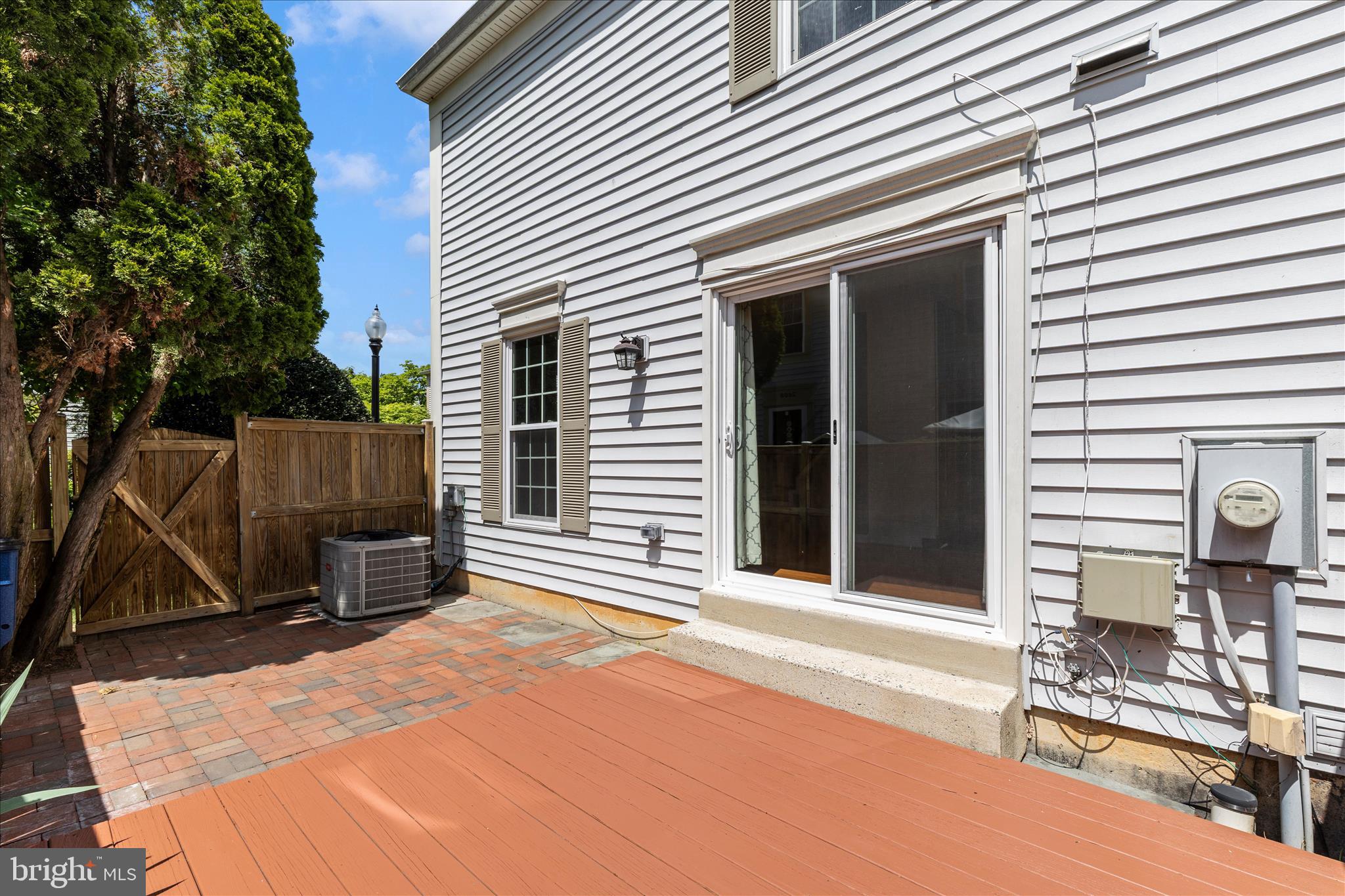 LONGMEAD - Residential