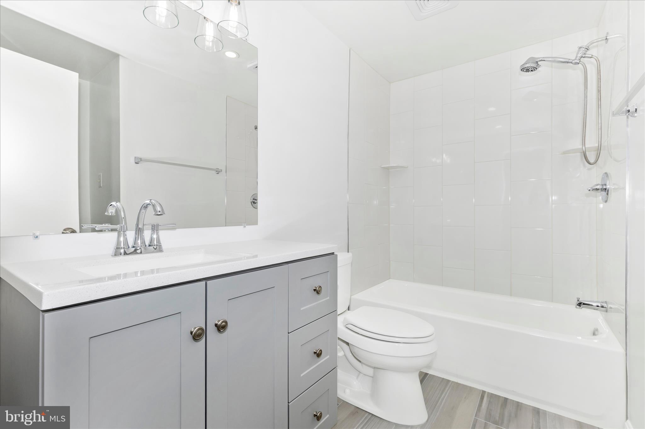 LONGMEAD - Residential