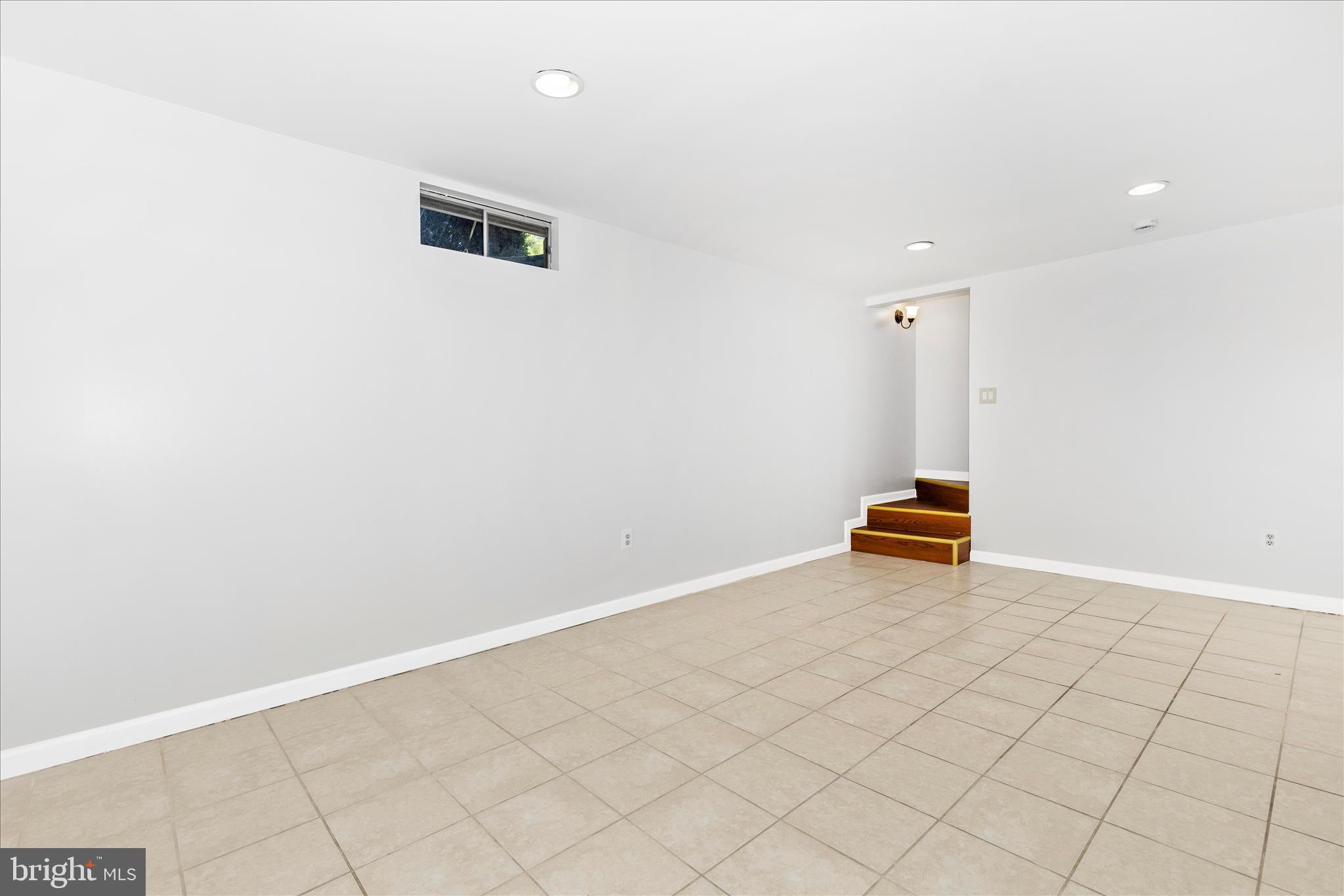 LONGMEAD - Residential