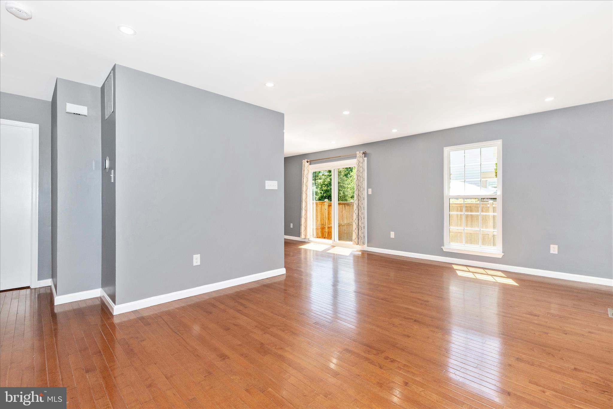 LONGMEAD - Residential