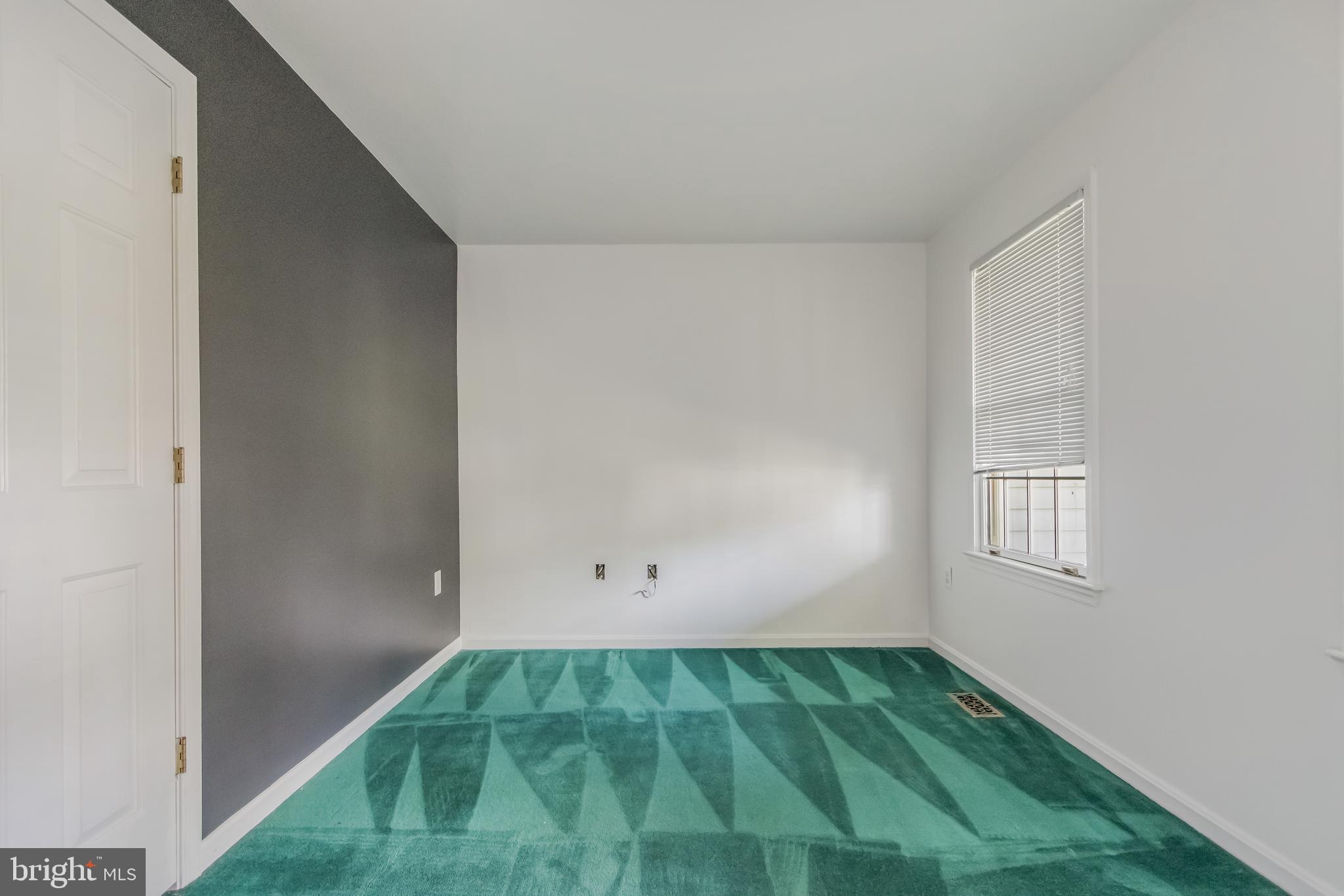 1305 GREENMONT DRIVE