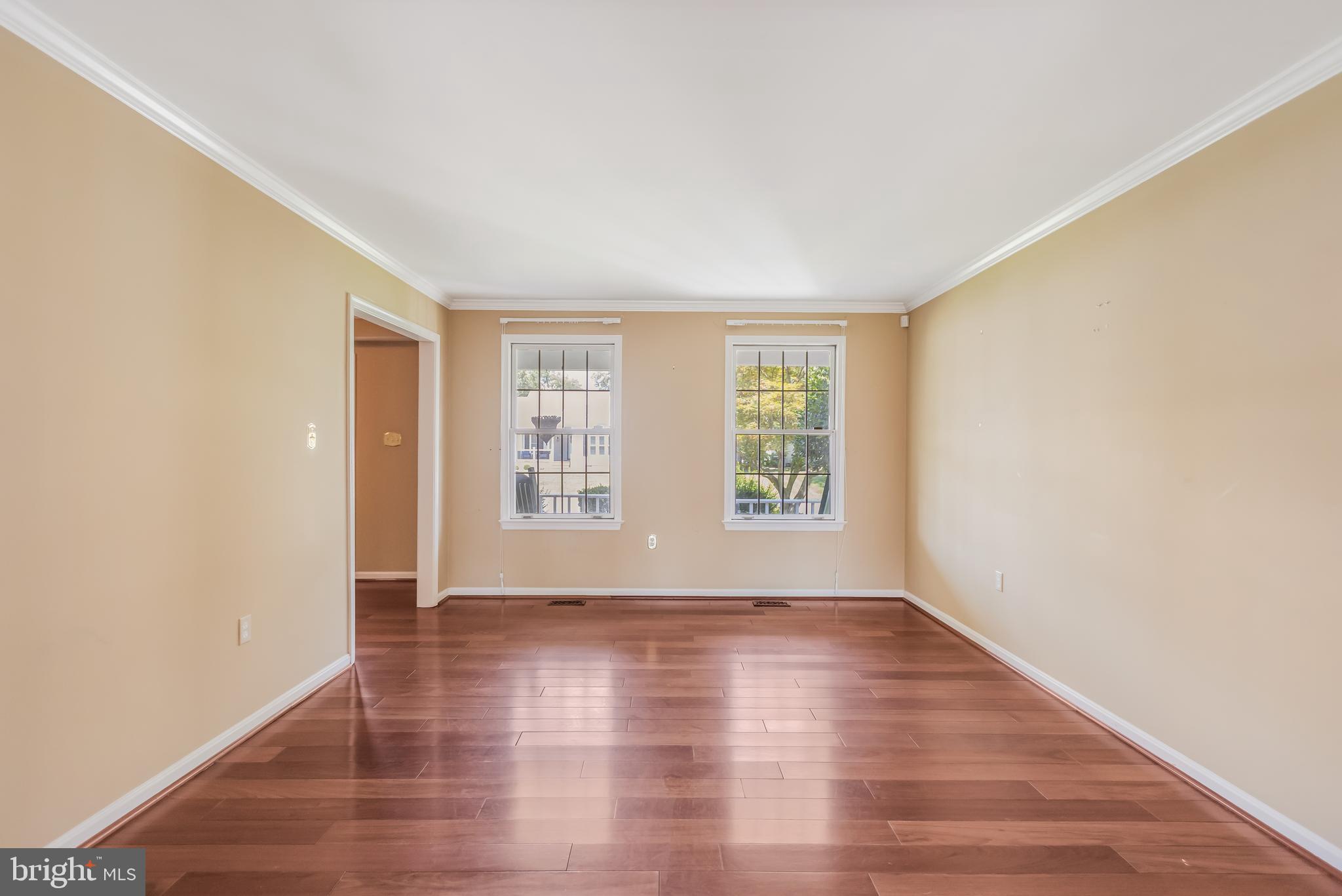1305 GREENMONT DRIVE