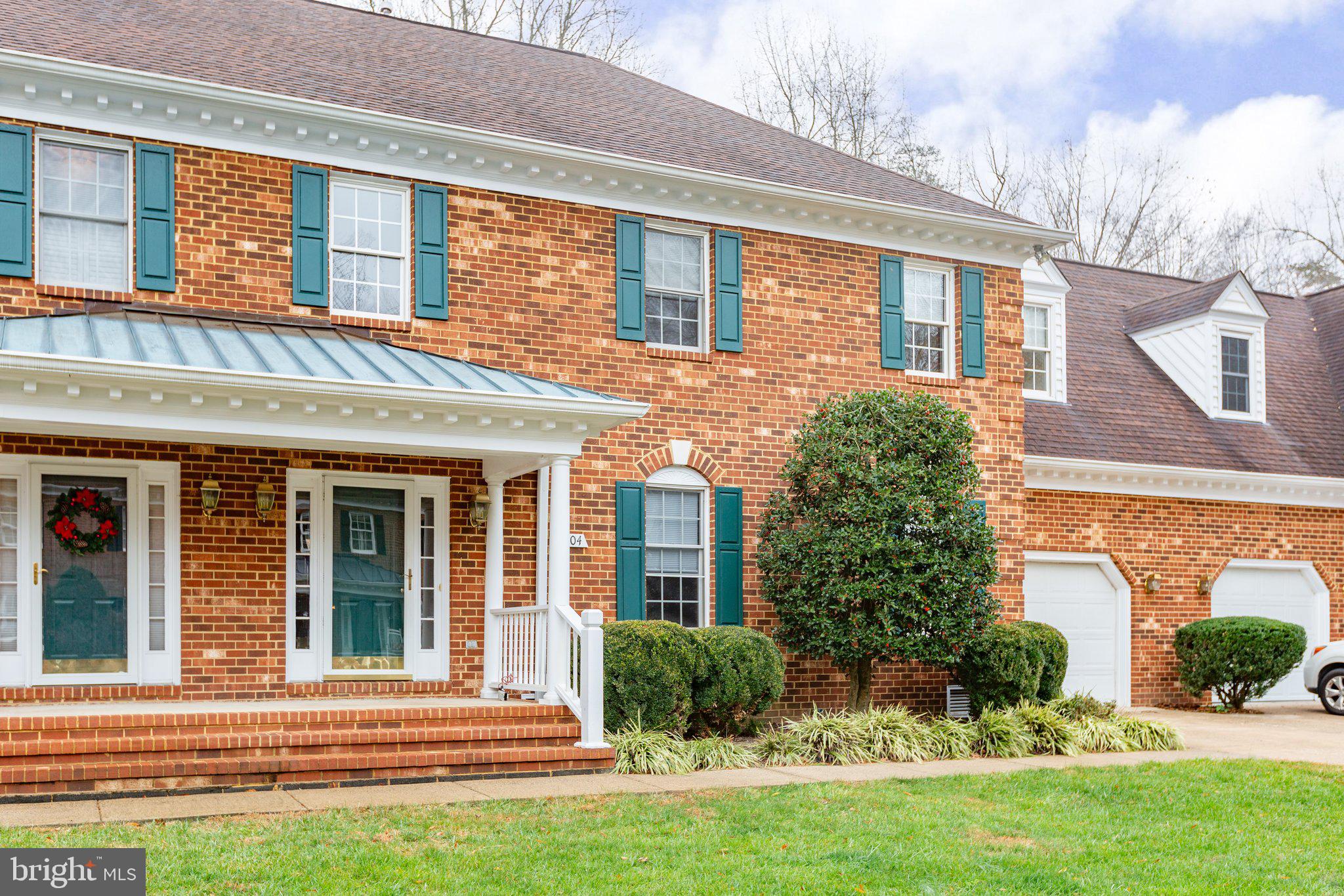 3904 CORBIN HALL LANE