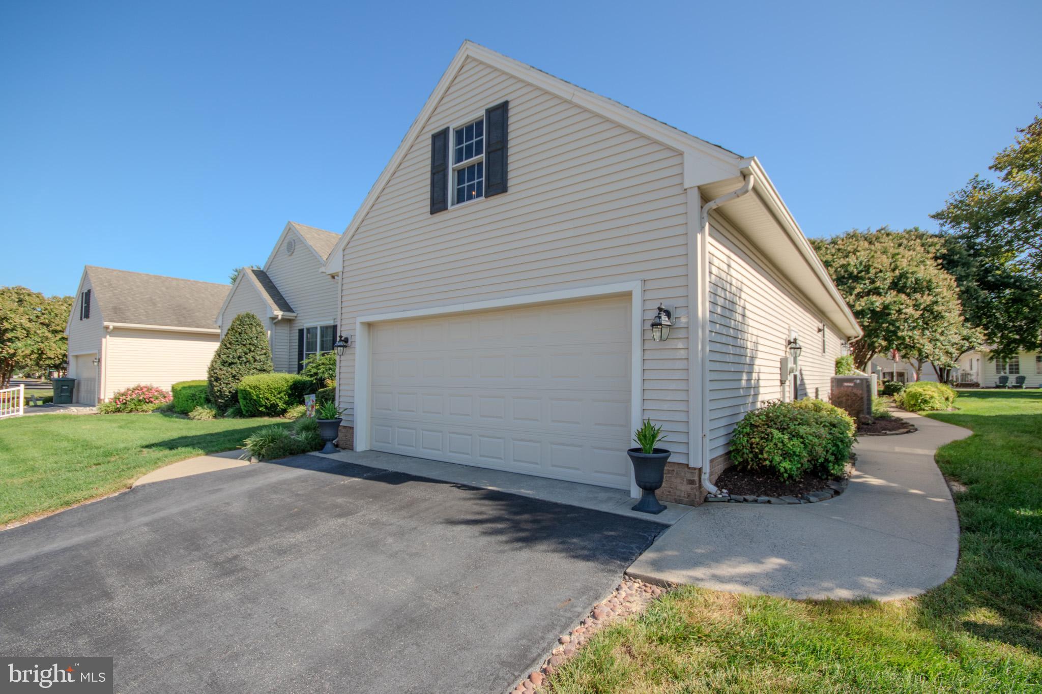 137 VILLAGE OAK DRIVE