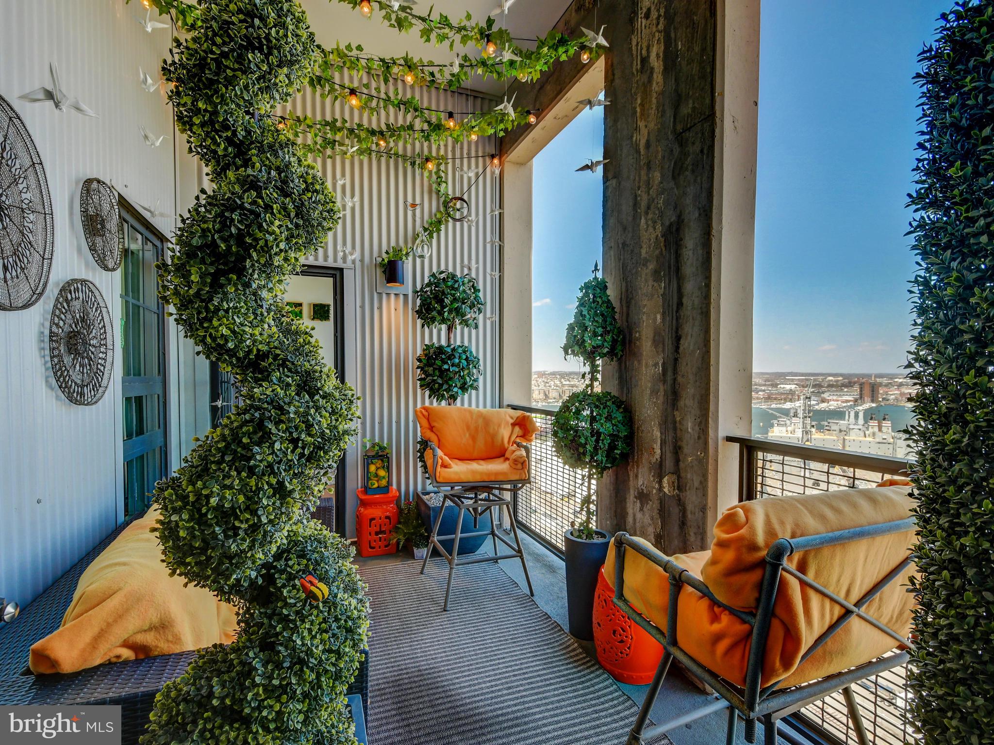 LOCUST POINT - Residential