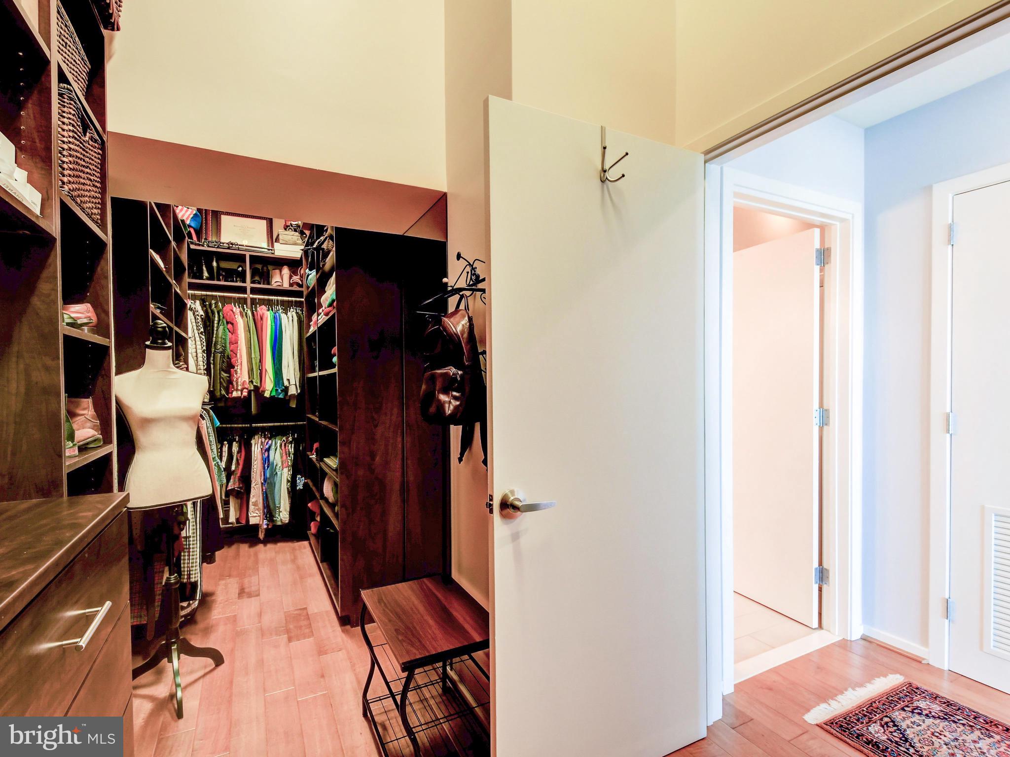 LOCUST POINT - Residential