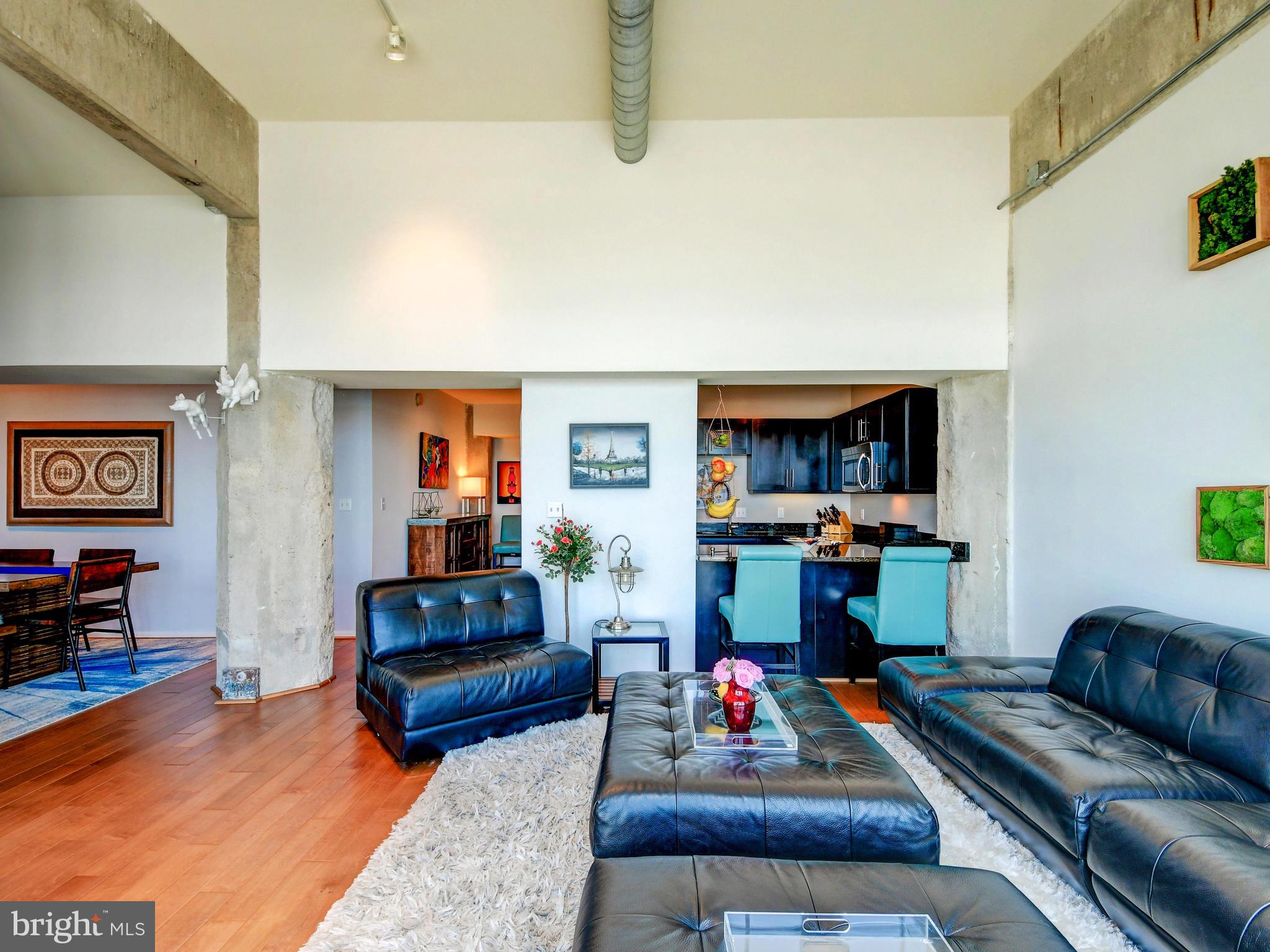 LOCUST POINT - Residential