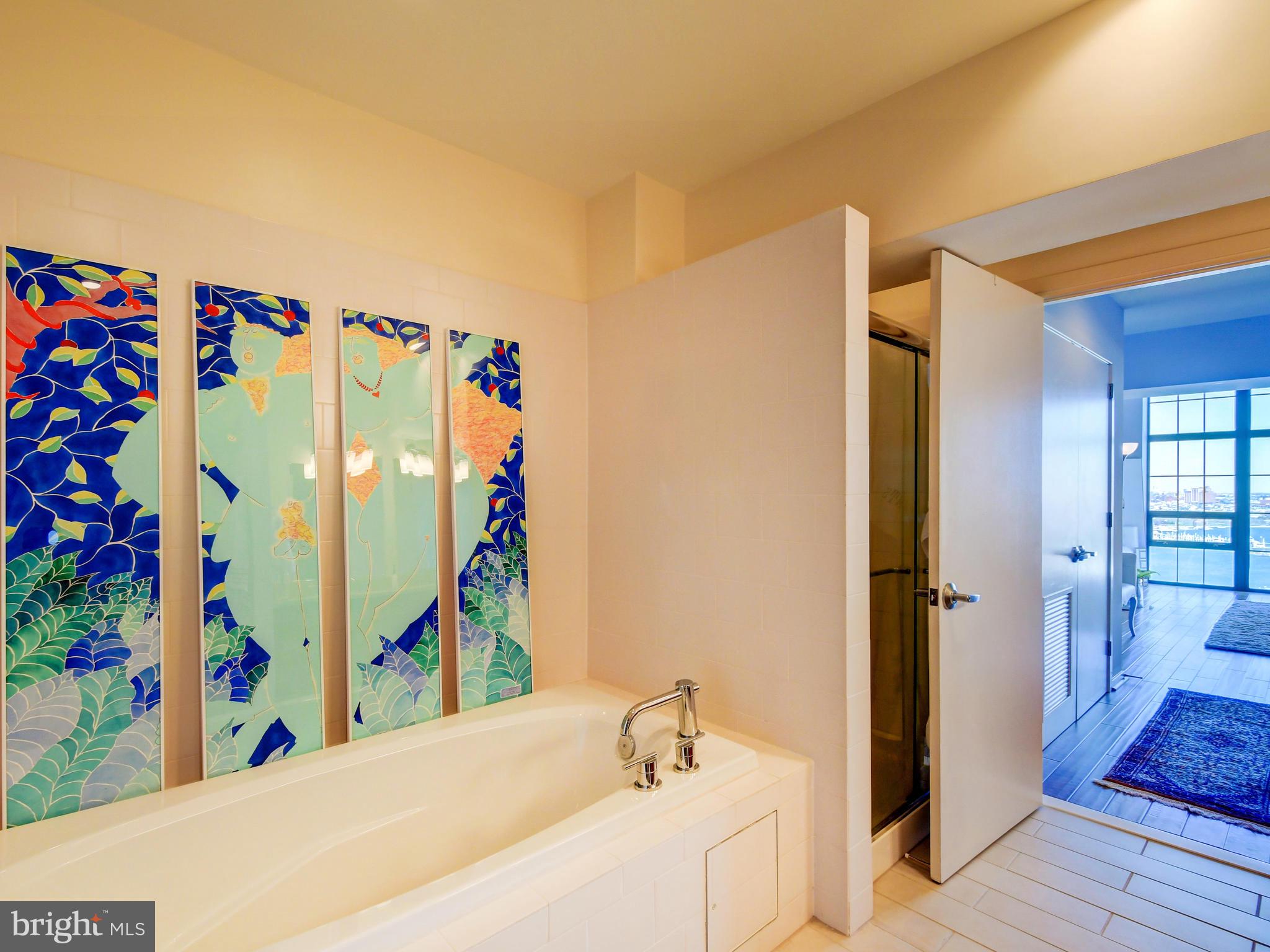 LOCUST POINT - Residential