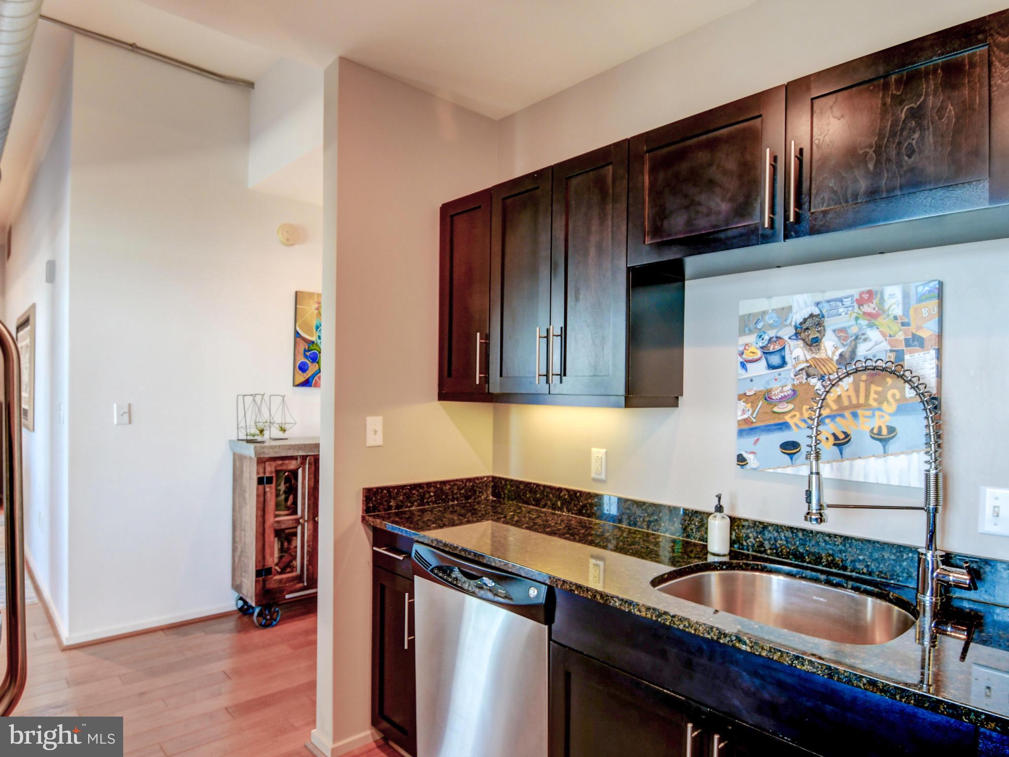 LOCUST POINT - Residential