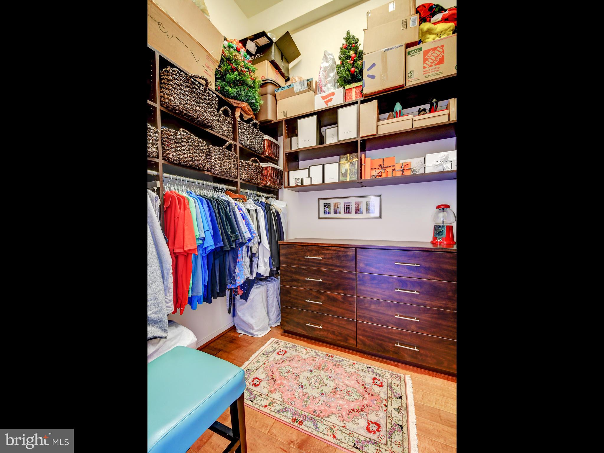 LOCUST POINT - Residential