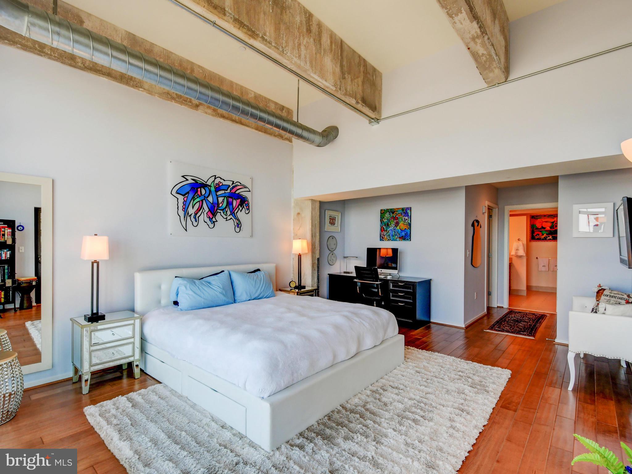 LOCUST POINT - Residential