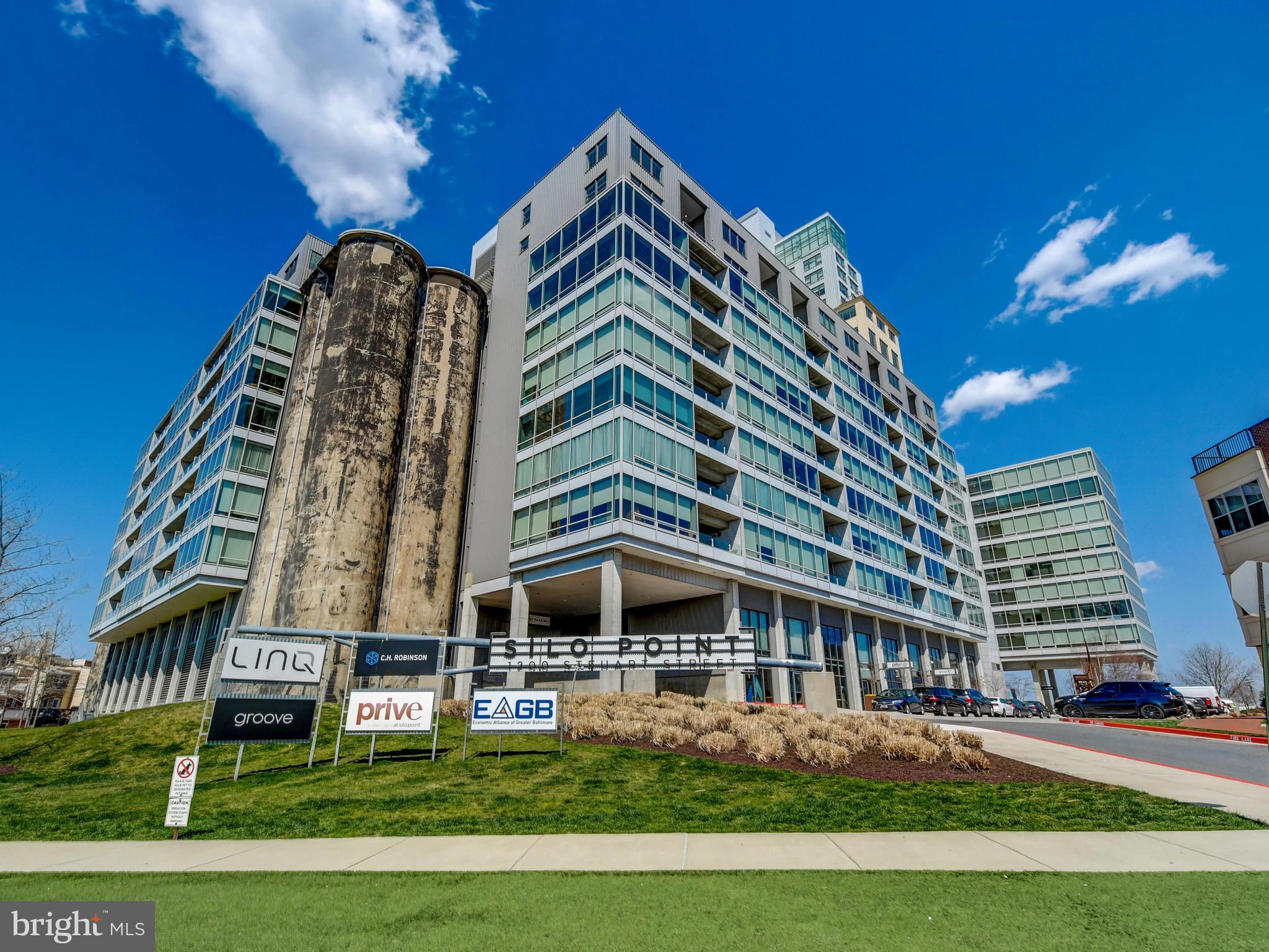 LOCUST POINT - Residential