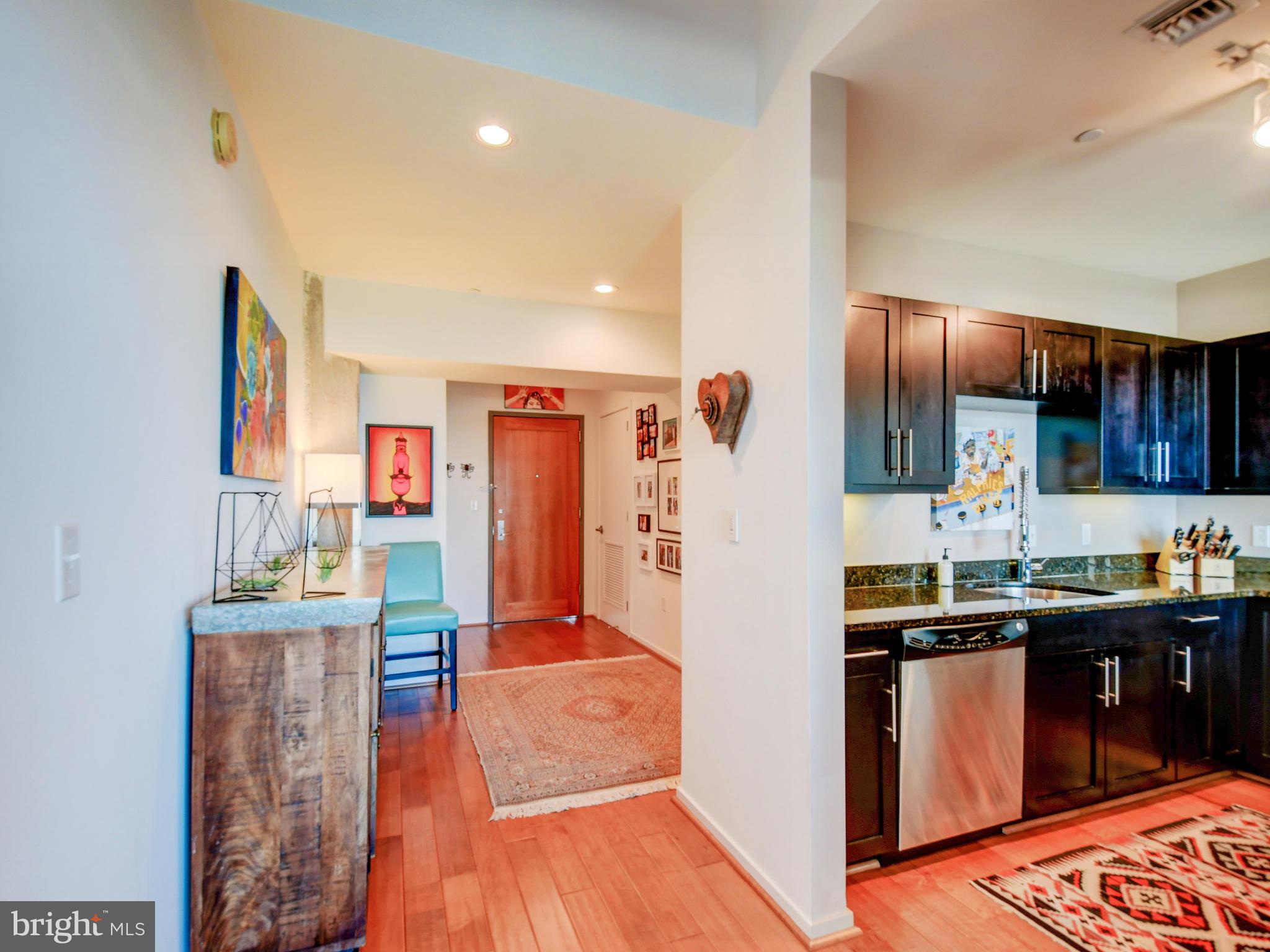 LOCUST POINT - Residential