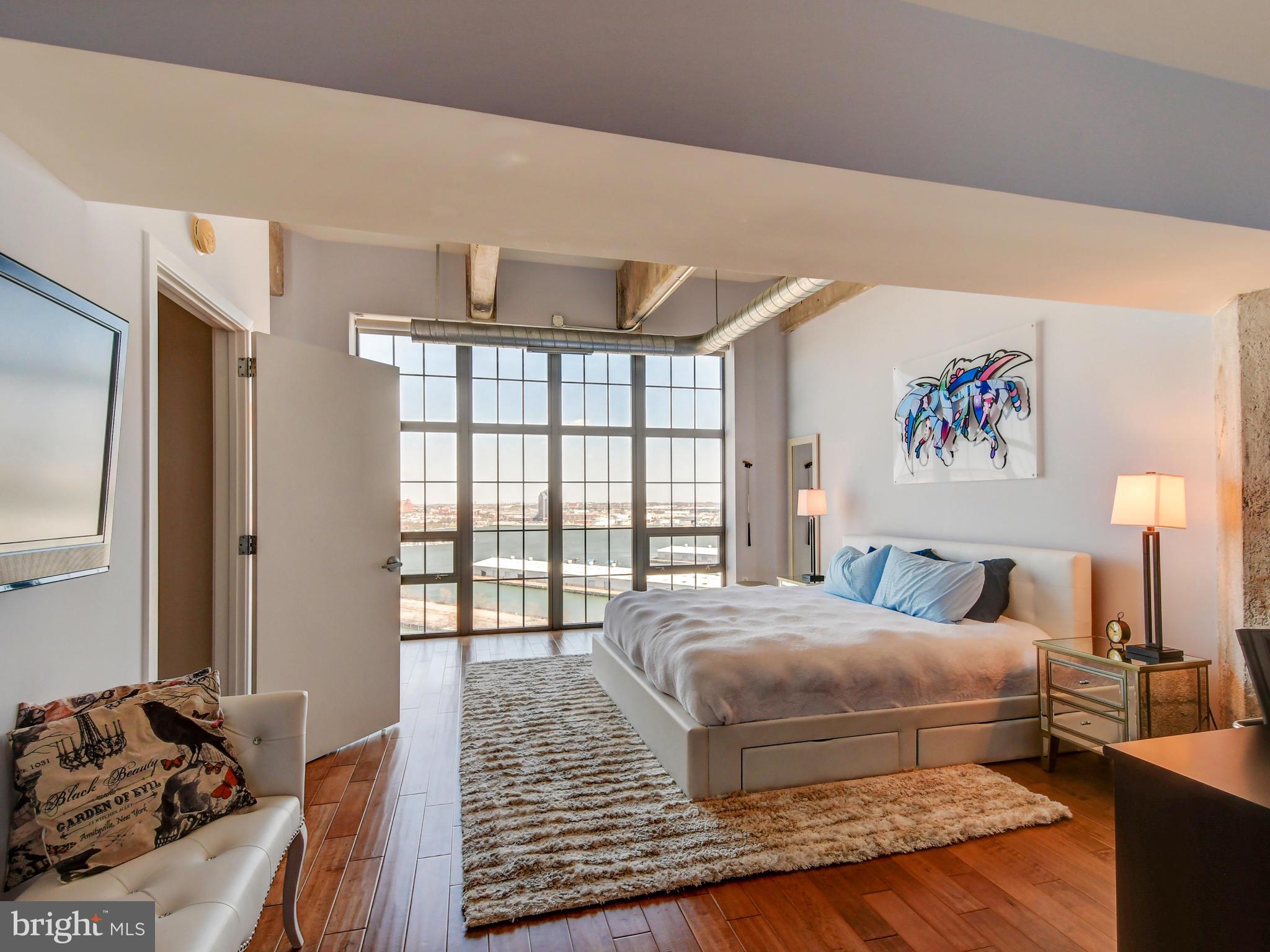 LOCUST POINT - Residential