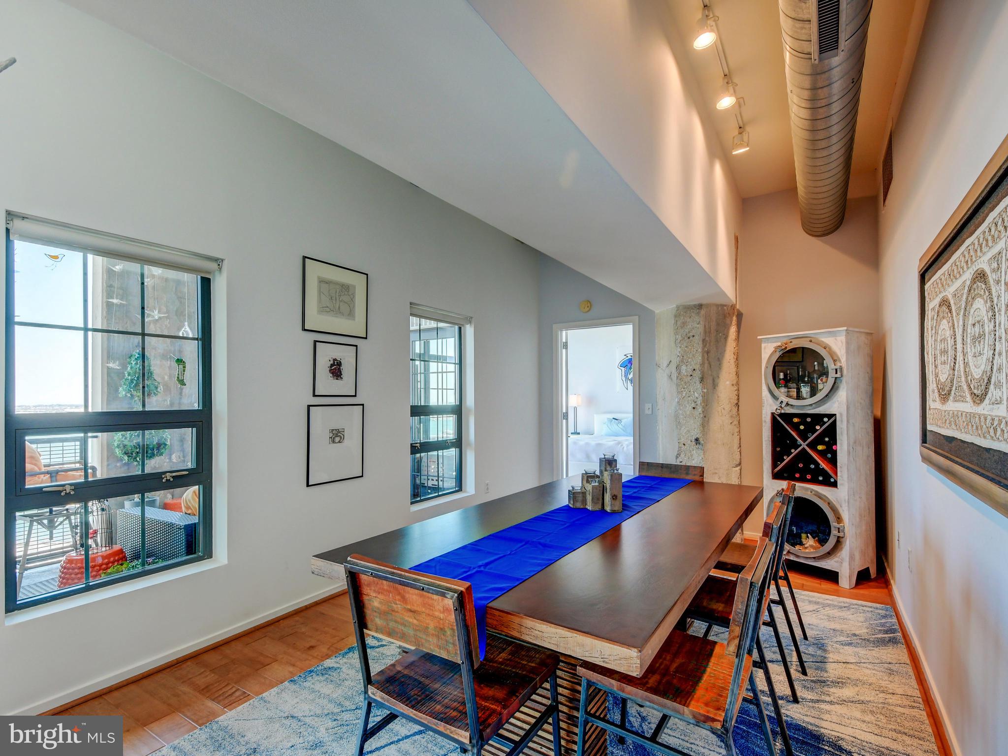 LOCUST POINT - Residential