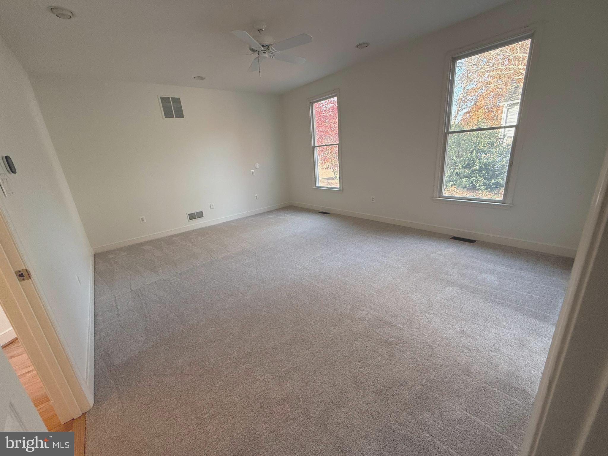 HOBBITS GLEN - Residential