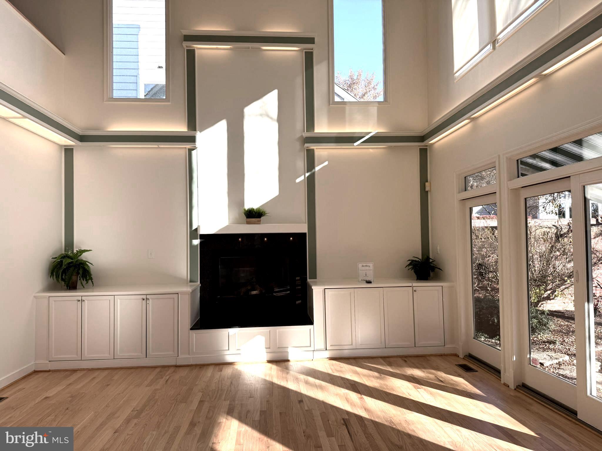 HOBBITS GLEN - Residential