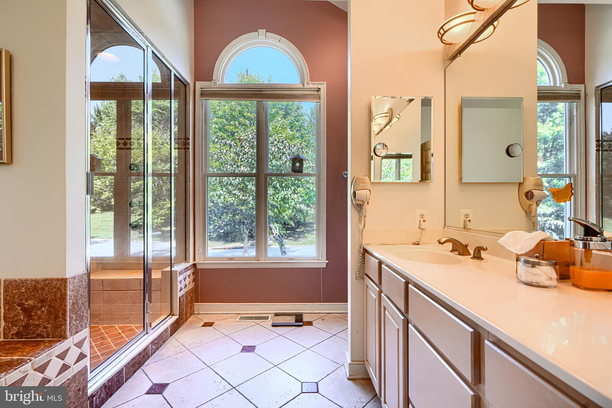 HOBBITS GLEN - Residential